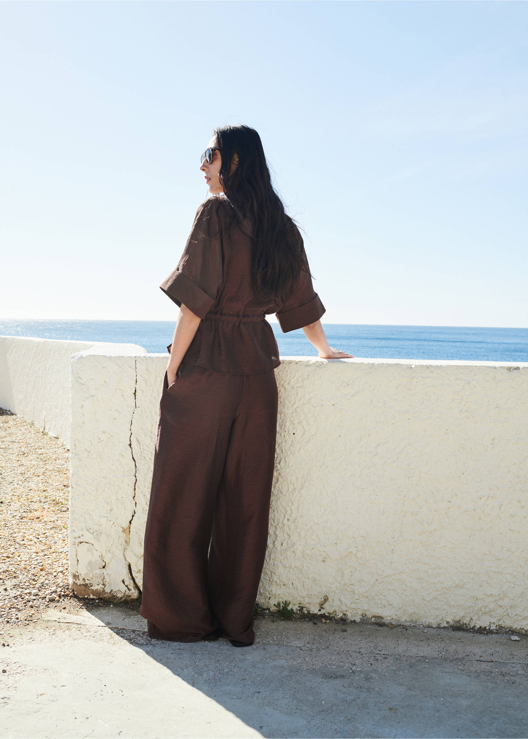 Linen blouse with belt - Reverse of the article, Brown. Ref: 27077150-00.