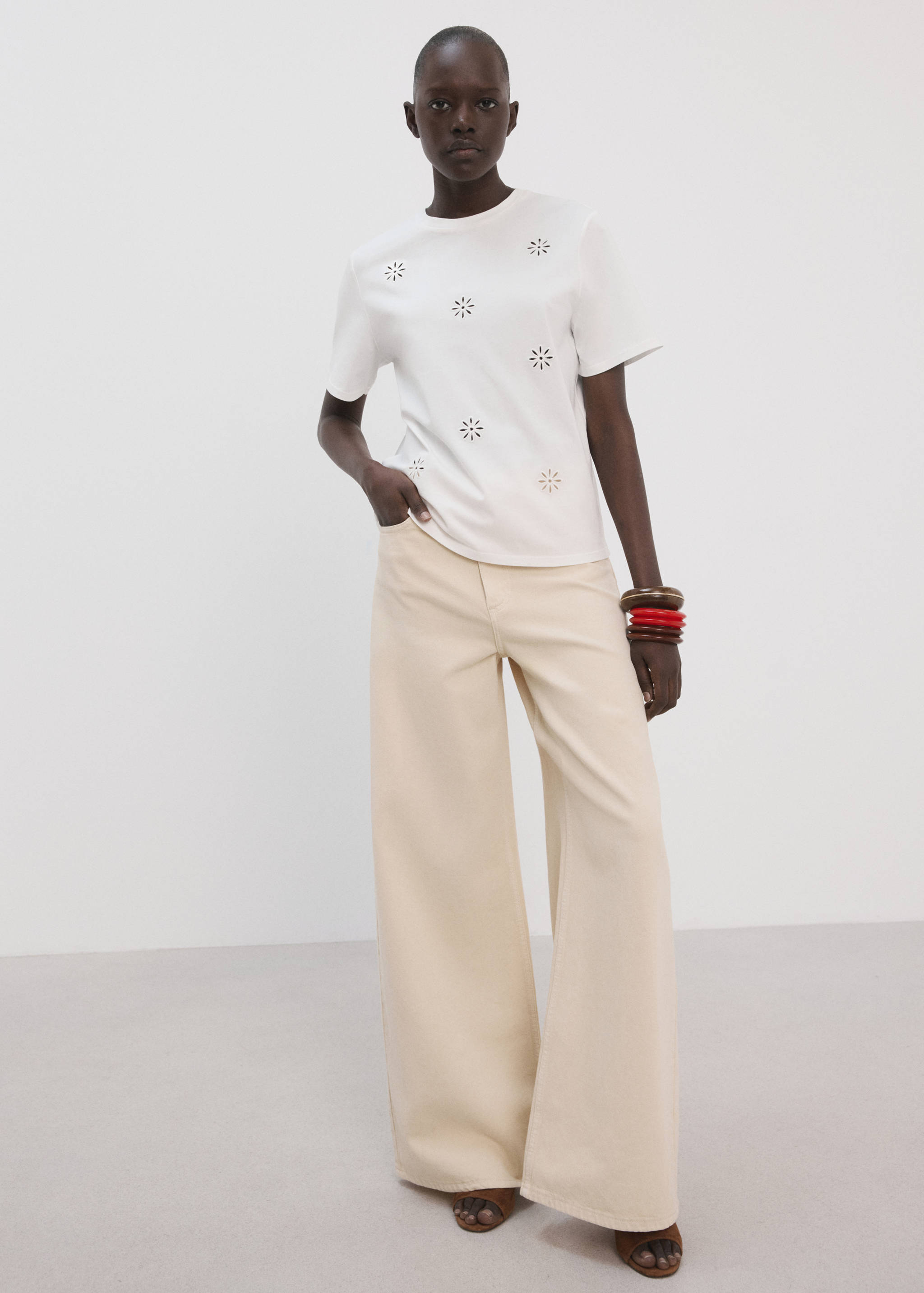 T-shirt coton ajouré détails brodés - Plan général