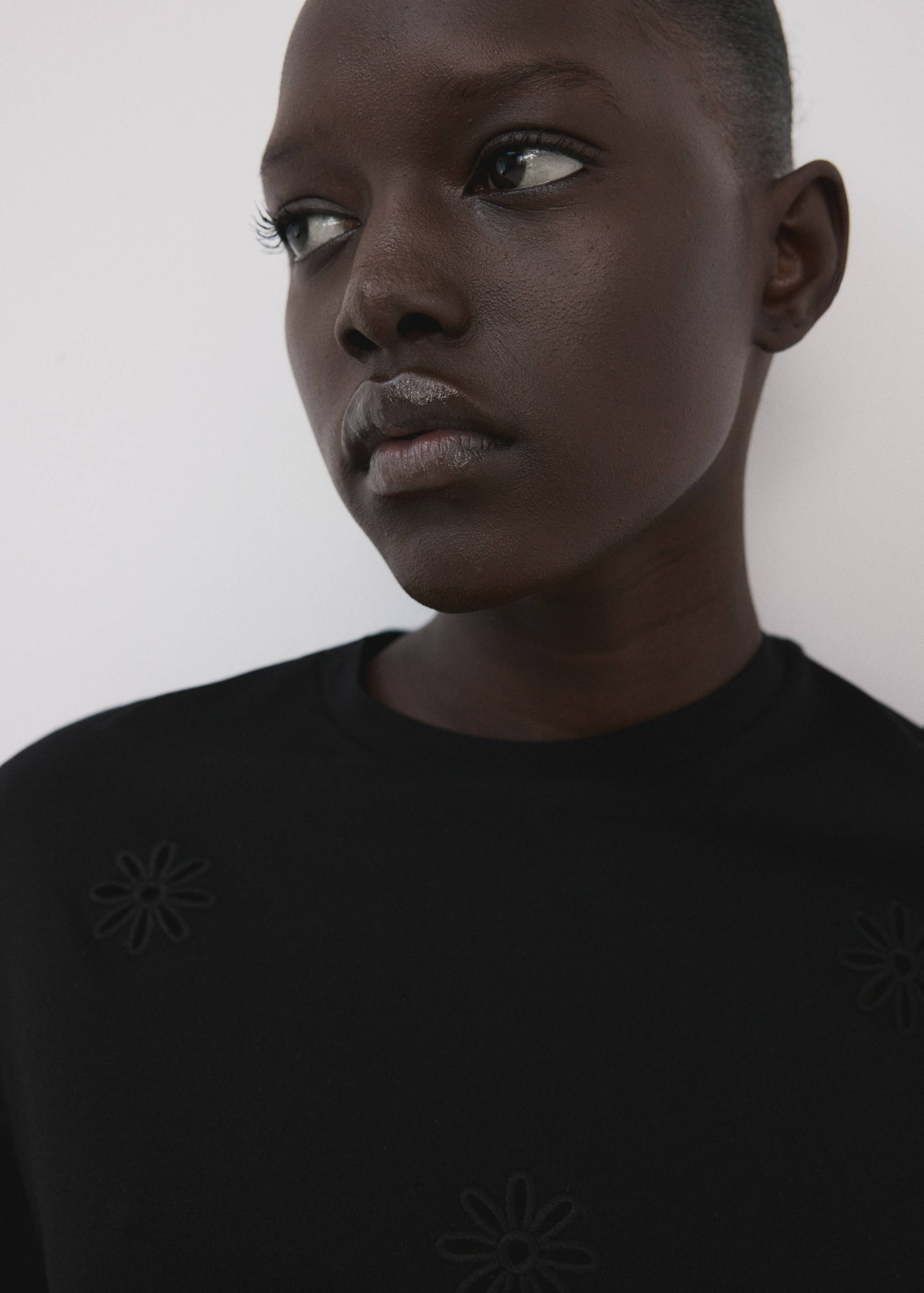 T-shirt coton ajouré détails brodés - Détail de l'article 1