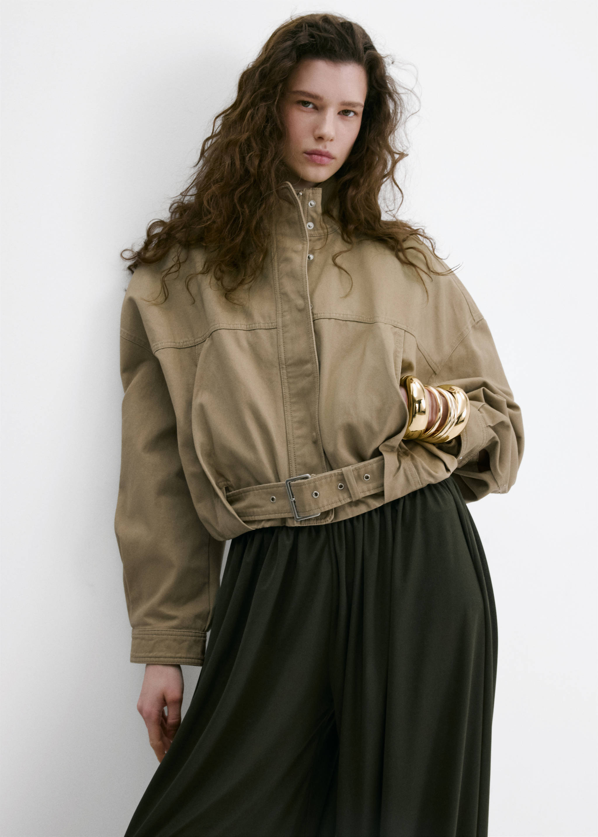 Chaqueta vaquera oversize bolsillos - Plano medio