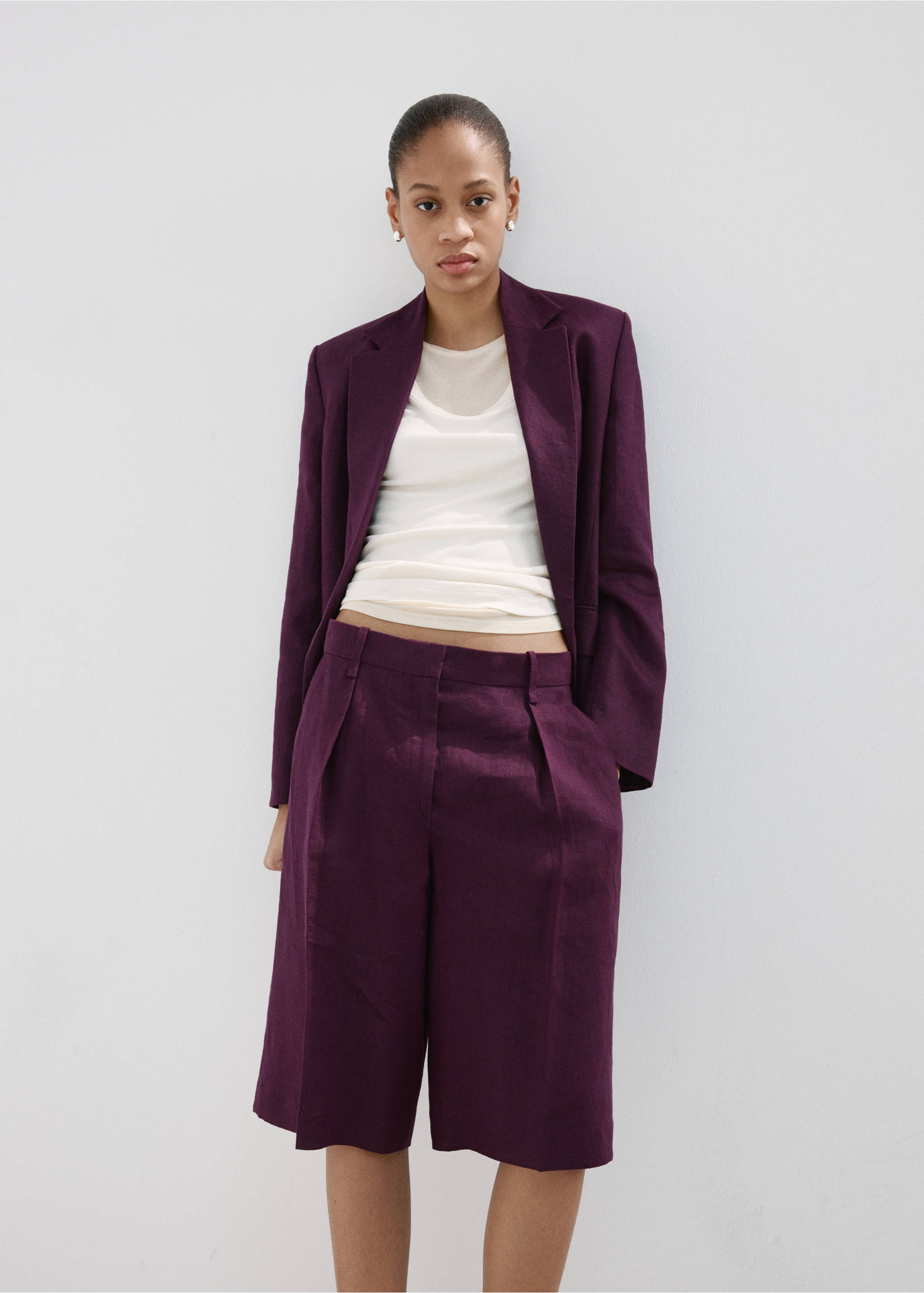 Прямые льняные бермуды - Средний план, Пурпурный. Ref: 27077158-01.