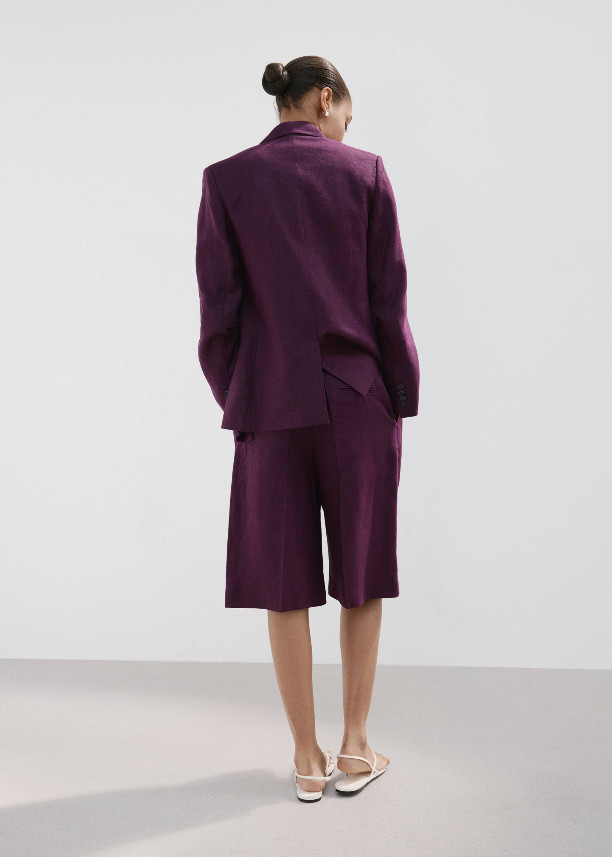Прямые льняные бермуды - Обратная сторона изделия, Пурпурный. Ref: 27077158-01.