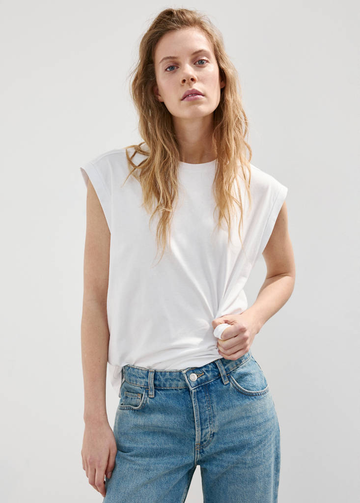 Short-sleeved t-shirt with shoulder pads — White