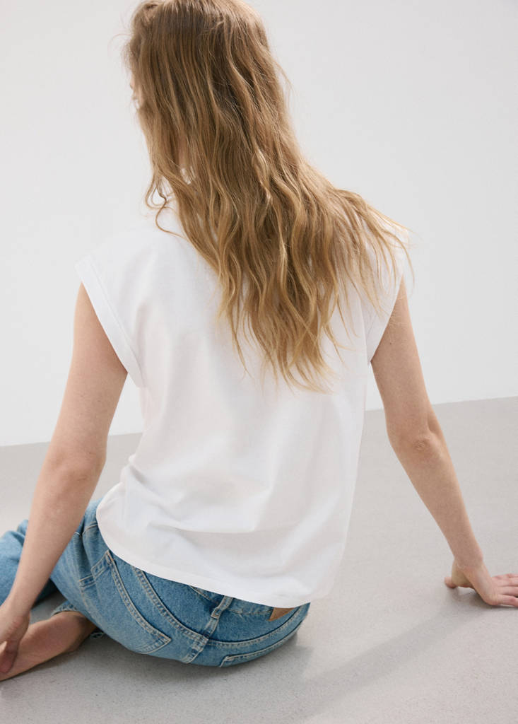 Short-sleeved t-shirt with shoulder pads — White