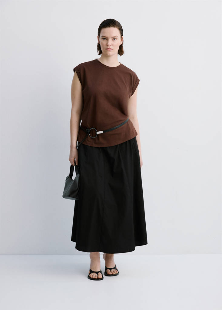 Short-sleeved t-shirt with shoulder pads — Brown