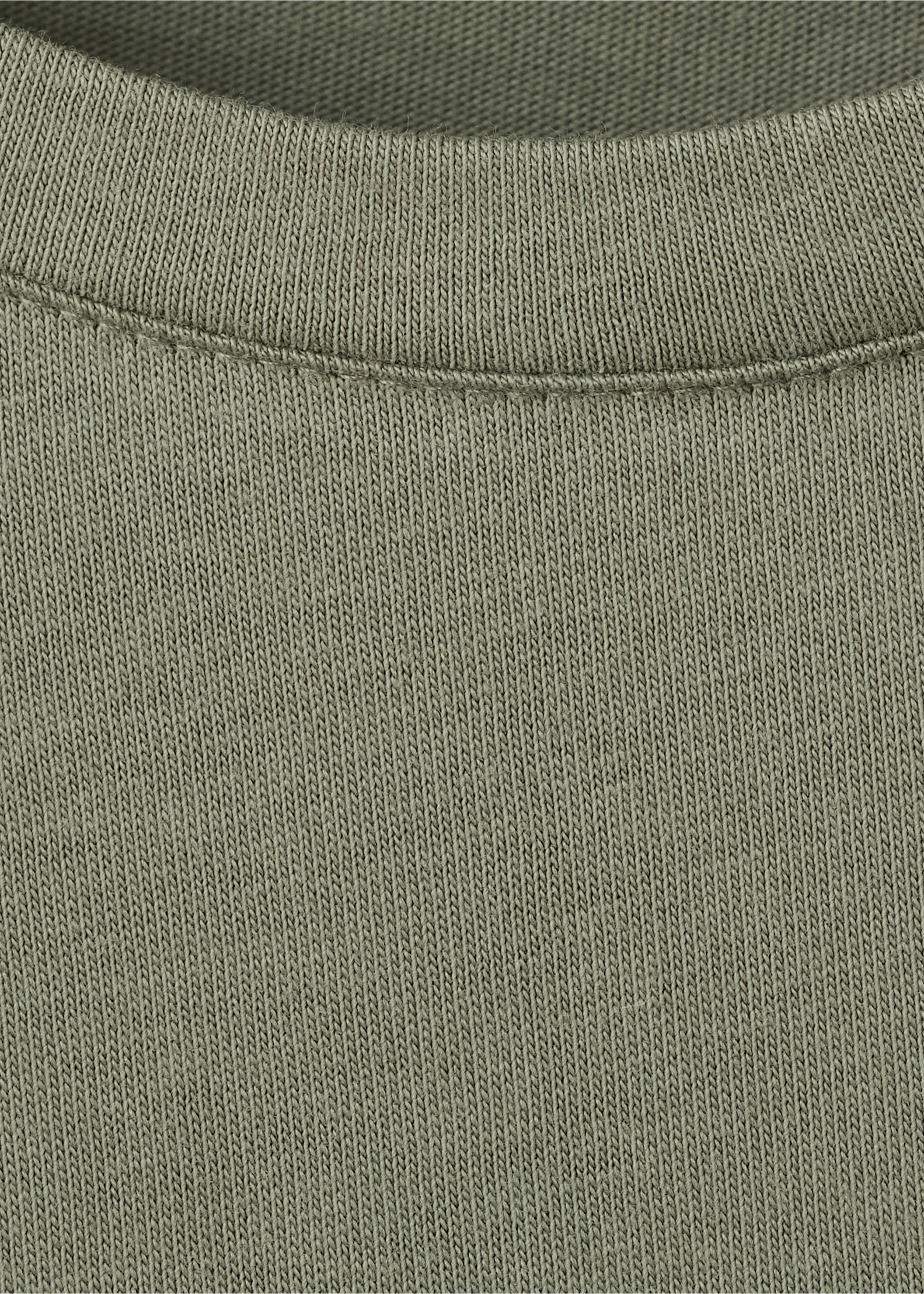 Short-sleeved t-shirt with shoulder pads - Details of the article 8, Khaki. Ref: 27077159-00.