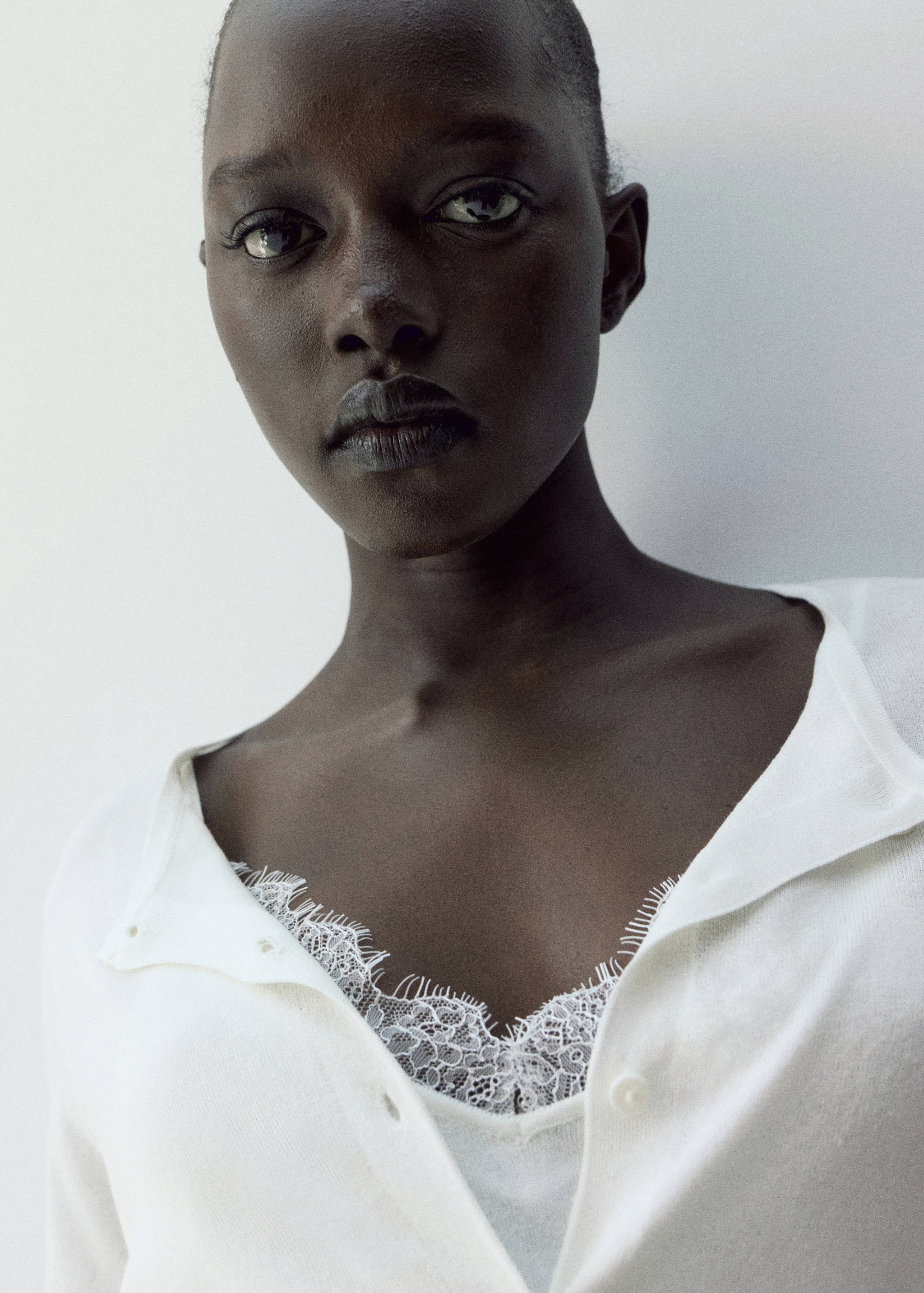 Knitted button cardigan - Medium plane