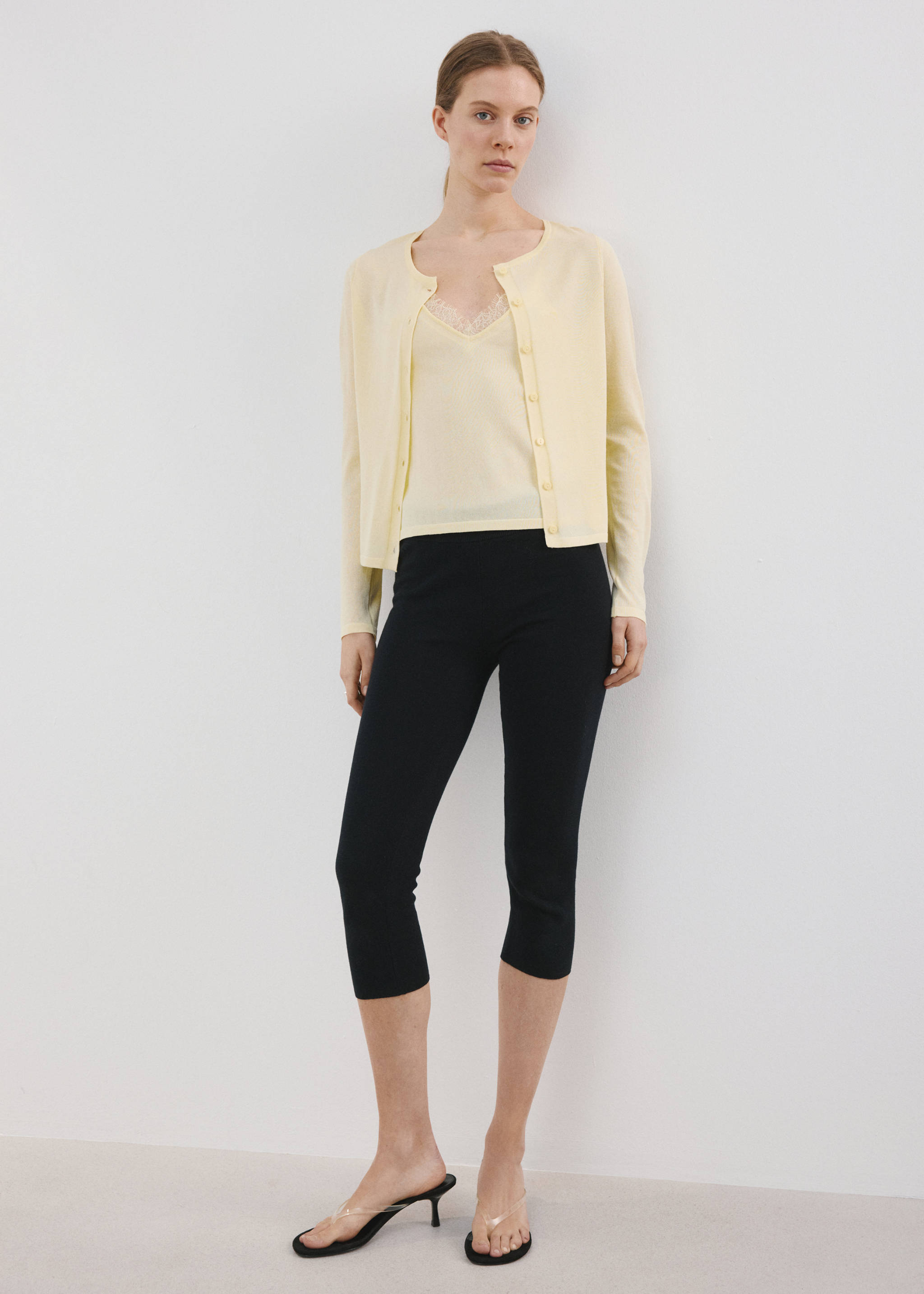 Knitted button cardigan - General plane