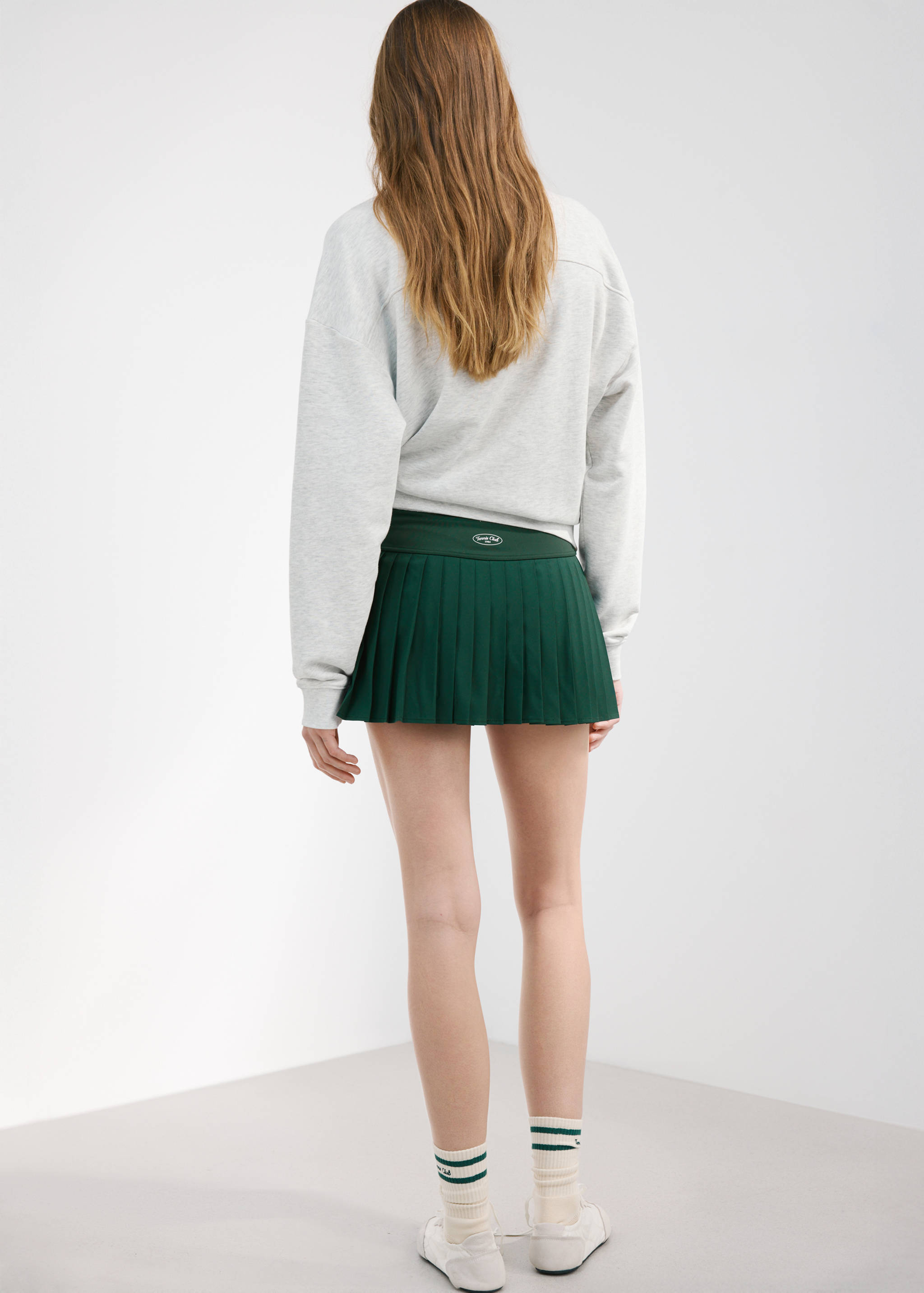 Wide pleated skirt - Reverse of the article