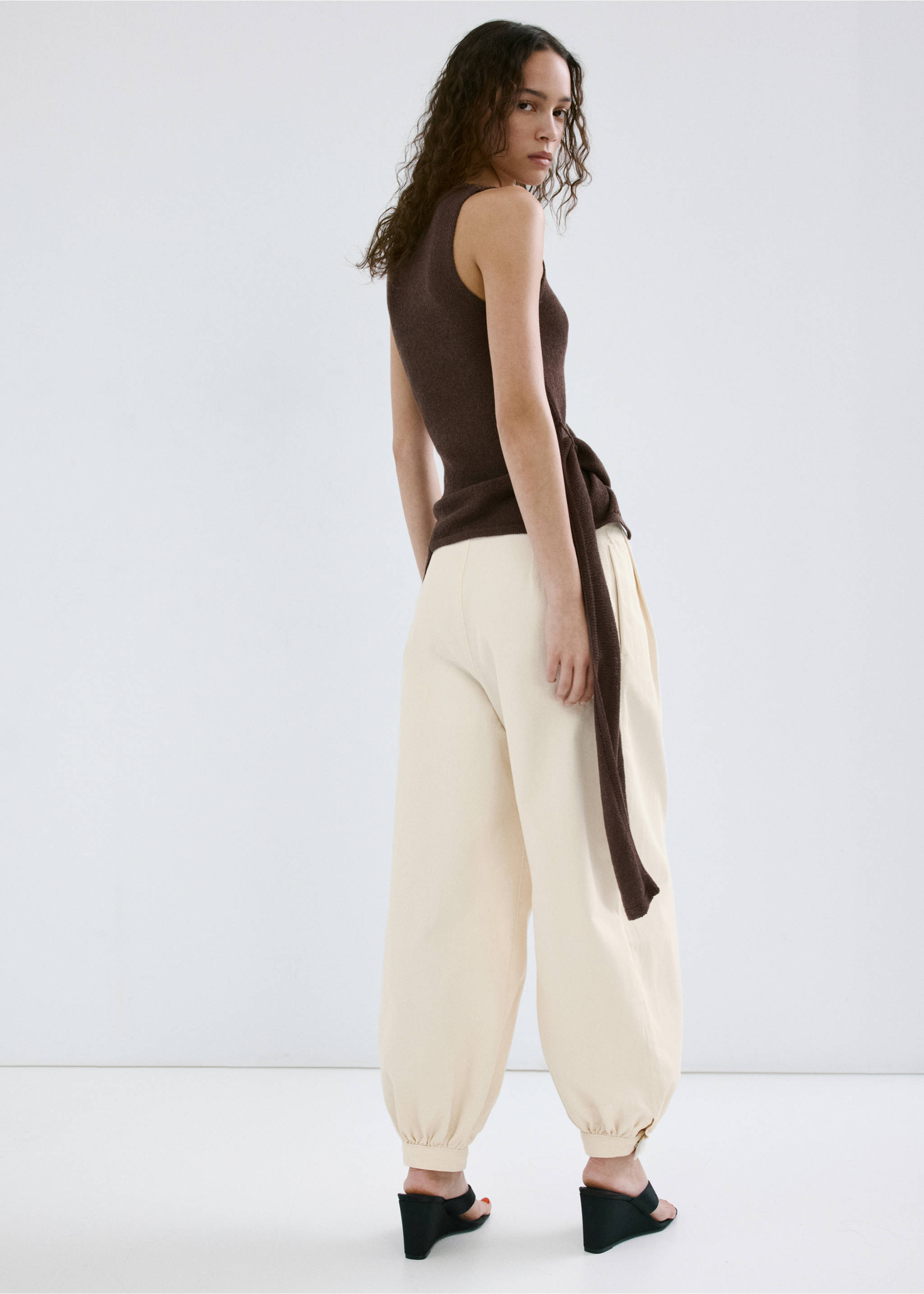 Mid-rise baggy jeans - Reverse of the article, Ecru. Ref: 27077165-00.