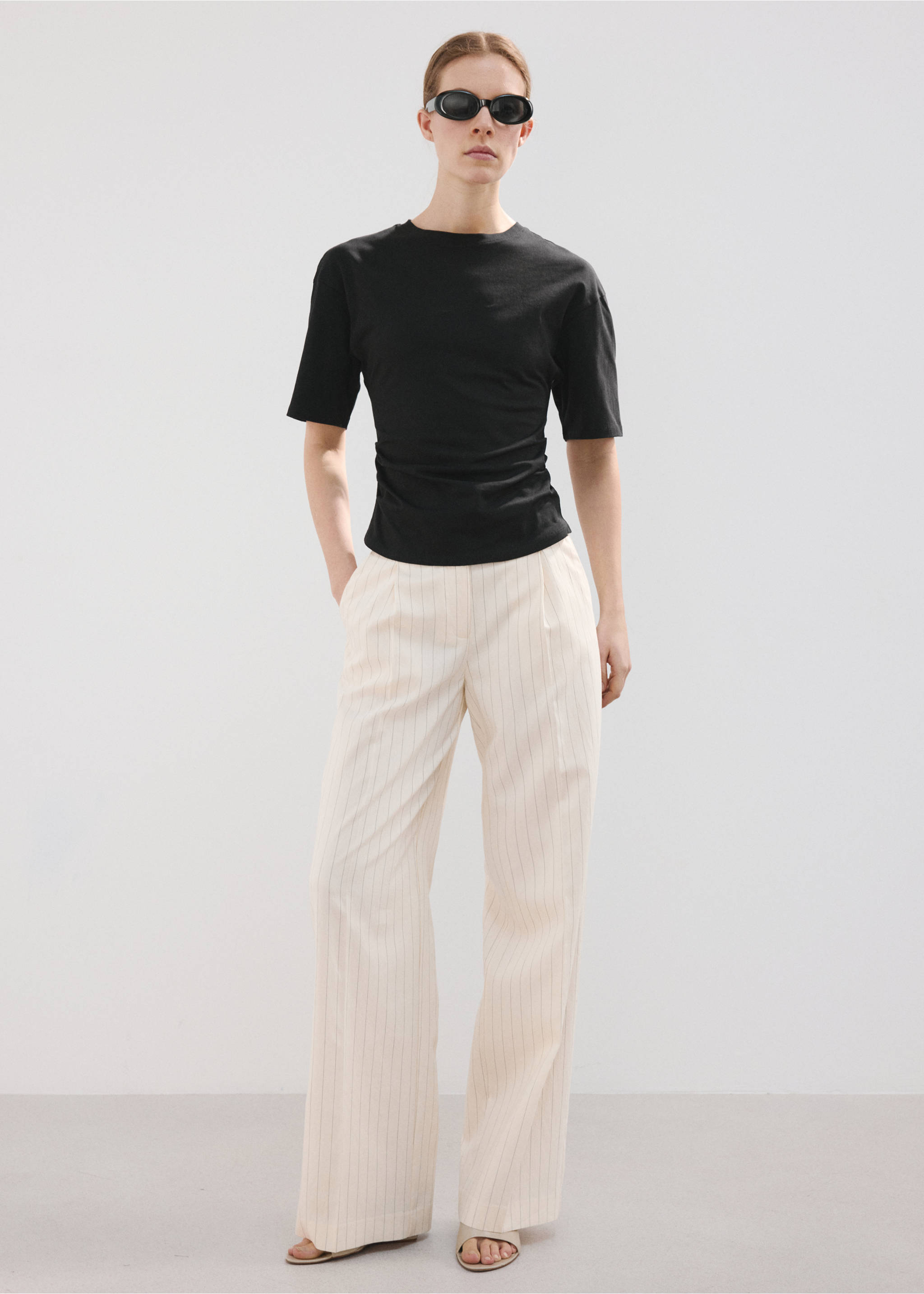 Cotton t-shirt with pucker detail - General plane, Black. Ref: 27077166-00.