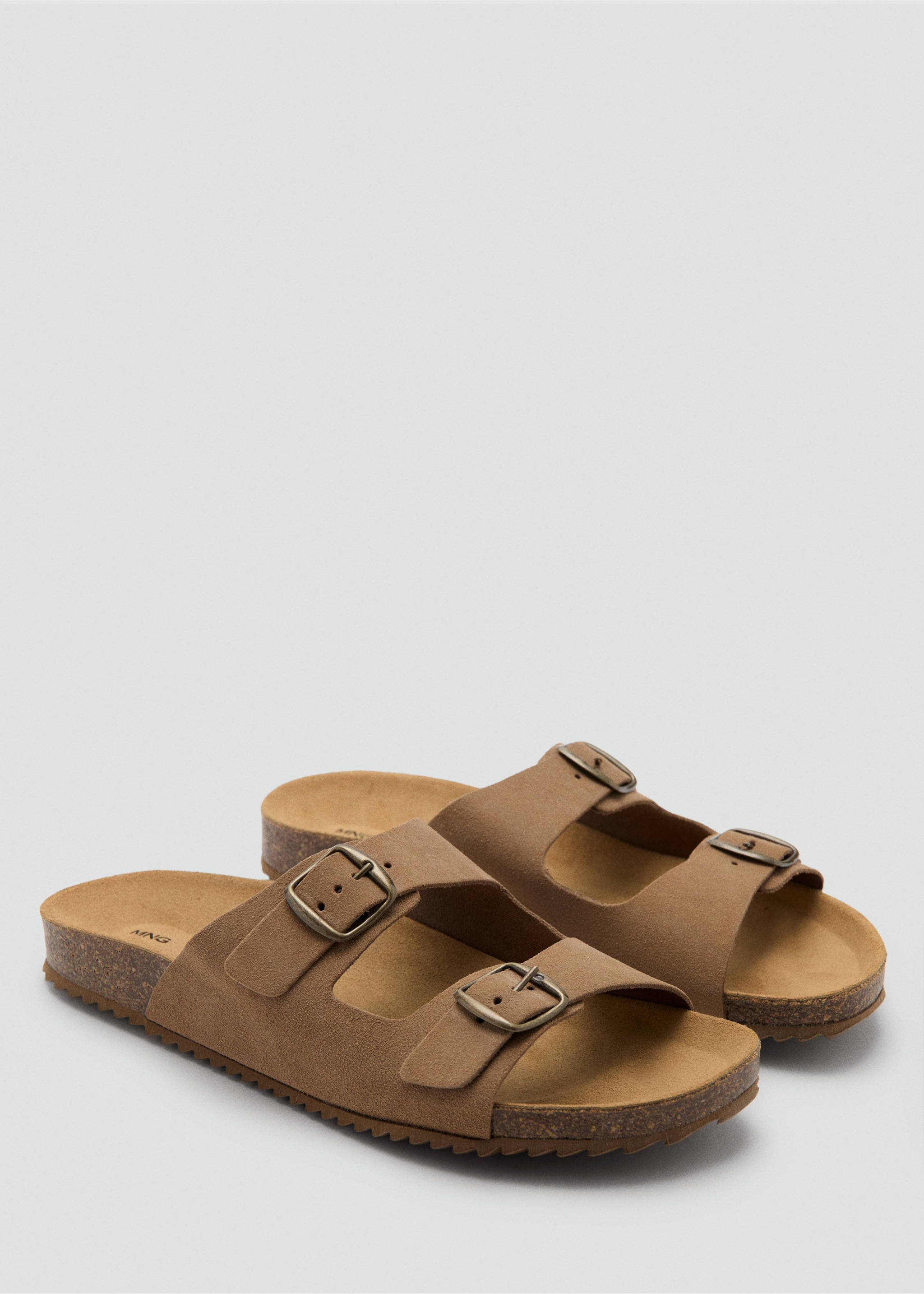 Sandália fivelas pele - Plano médio, Castanho-médio. Ref: 27077168-00.