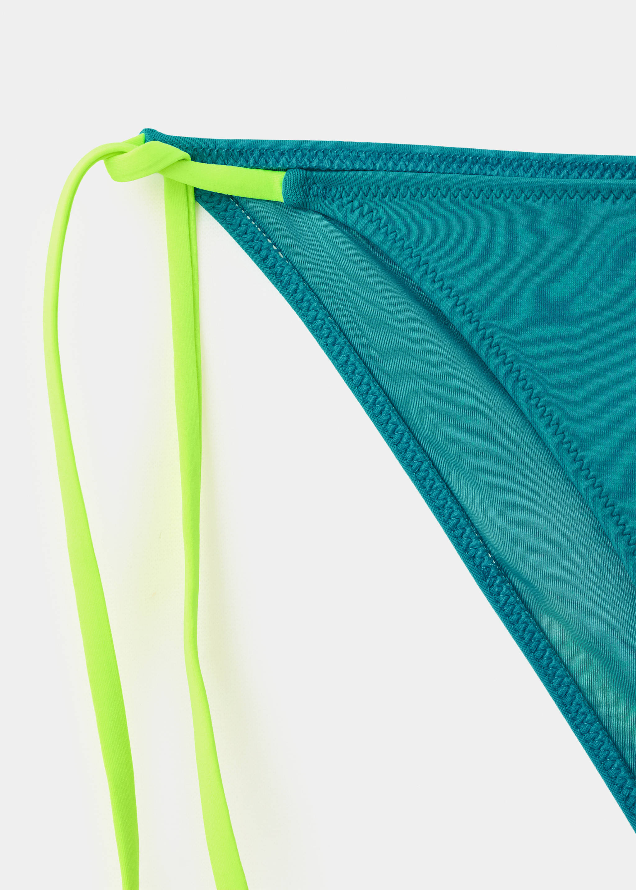 Двухцветное бикини с плавками средней посадки - Деталь изделия 8