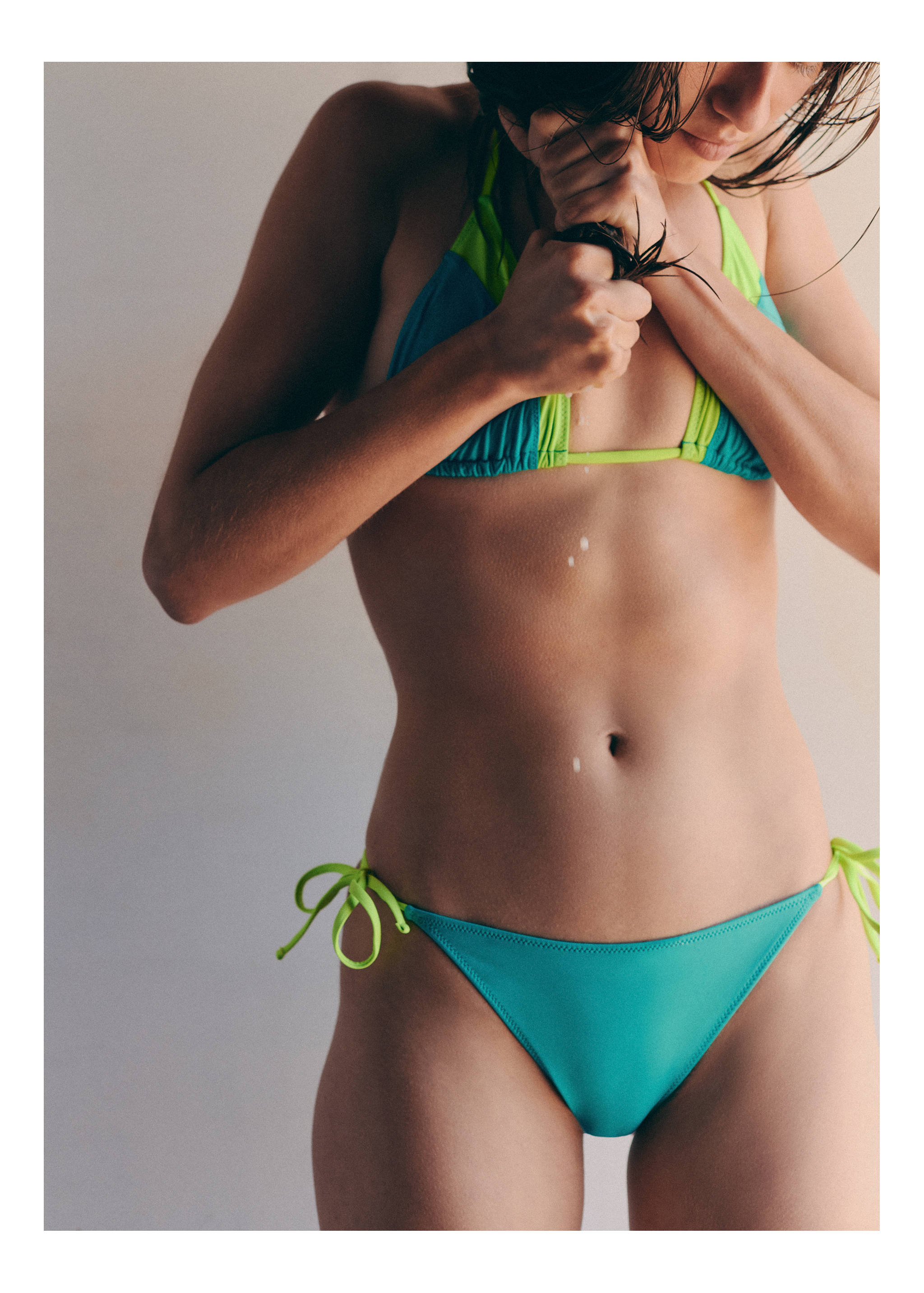 Two-tone bikini with medium-rise bottoms - Details of the article 1, Turquoise. Ref: 27077778-01.