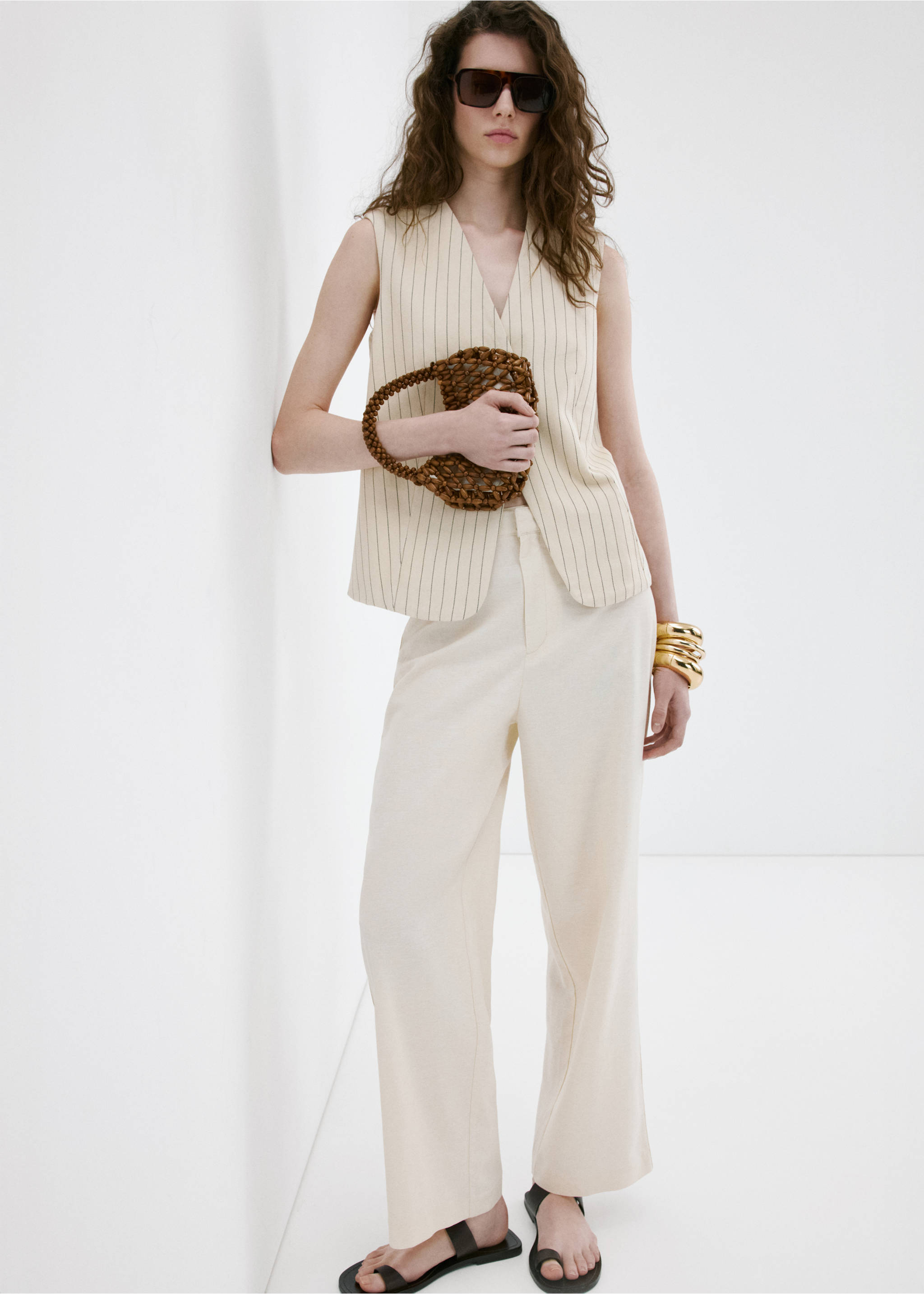 Linen high-waist trousers - Details of the article 2, Beige. Ref: 27077783-00.