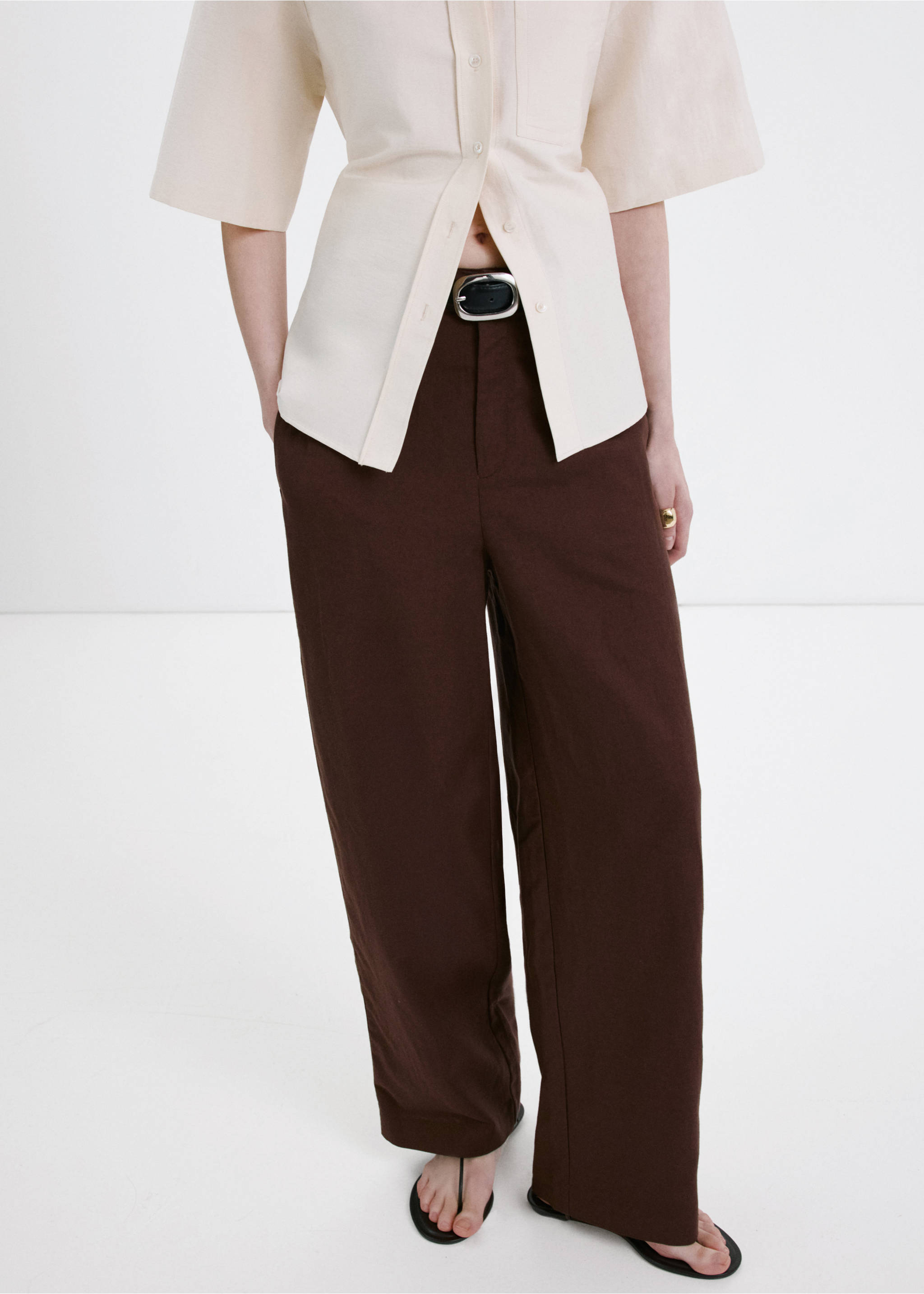 Linen high-waist trousers - Details of the article 1, Chocolate. Ref: 27077783-00.