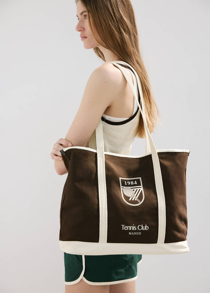 Shopper bag with embroidered message — Brown