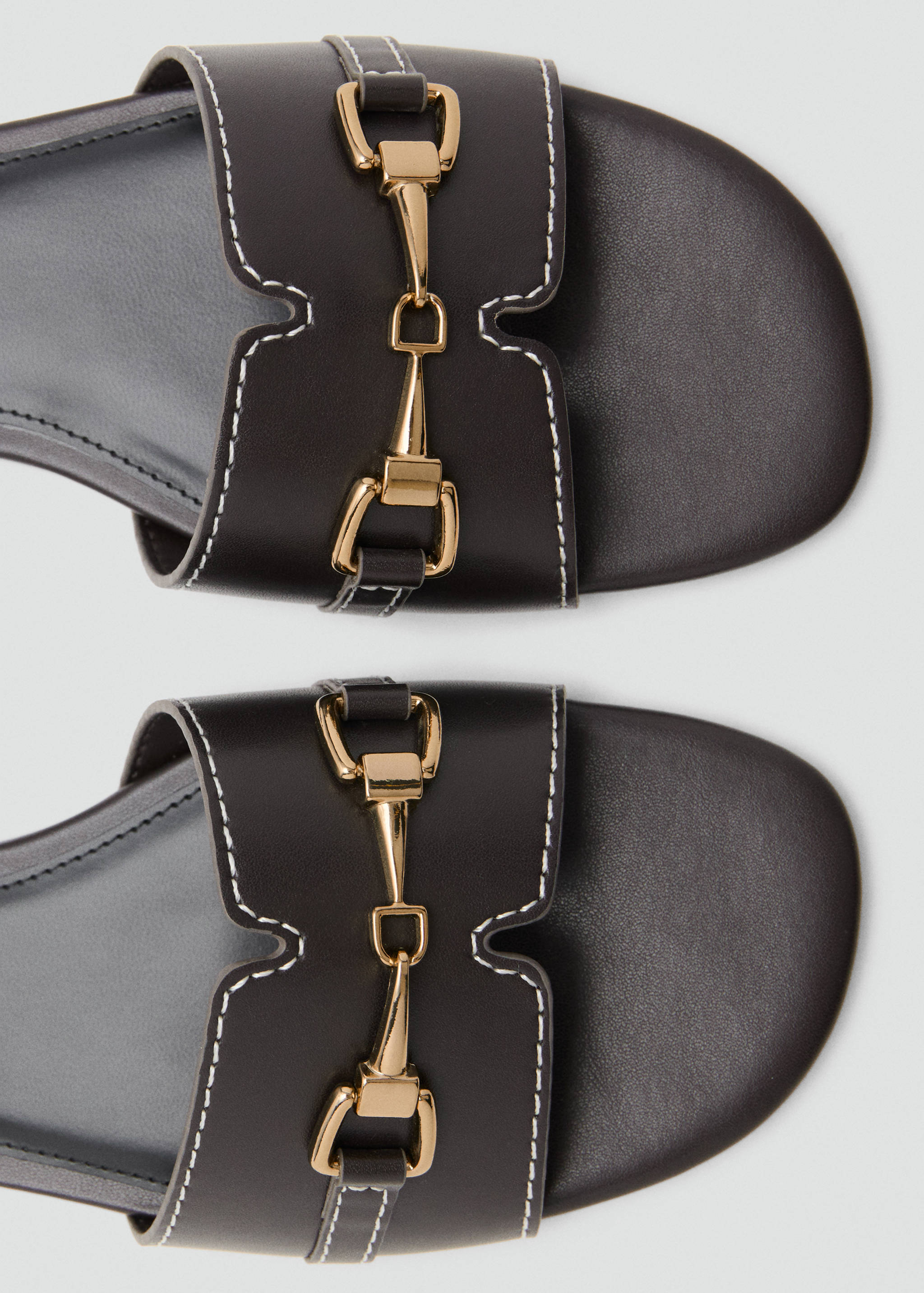 Metallic detail strap sandal - Details of the article 2