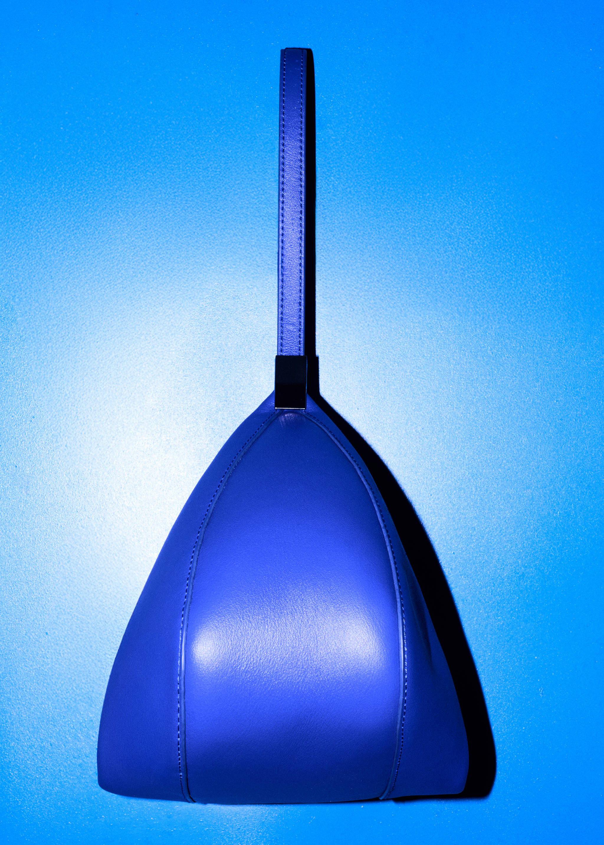 Leather drawstring bag - Details of the article 7