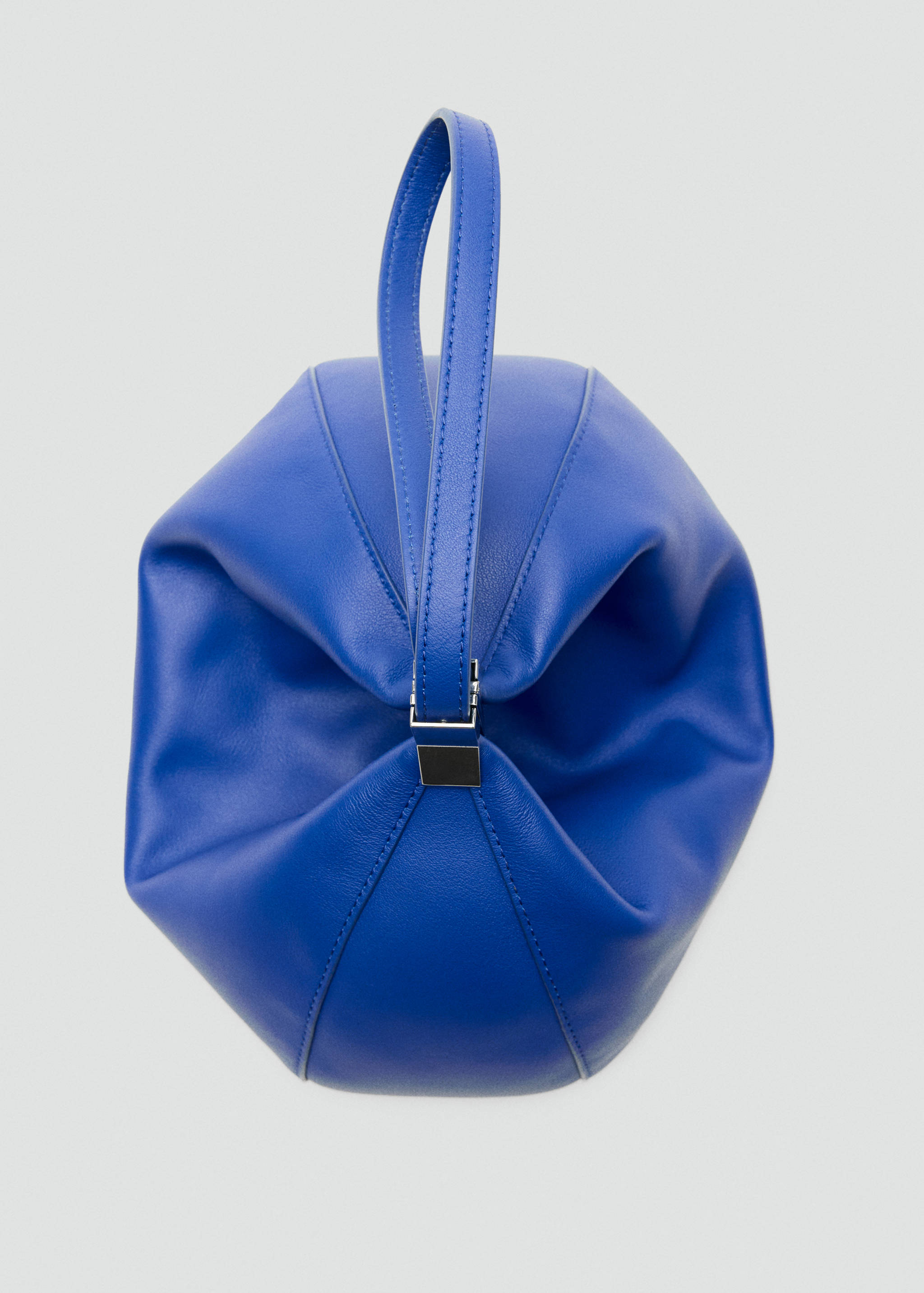 Leather drawstring bag - Details of the article 4