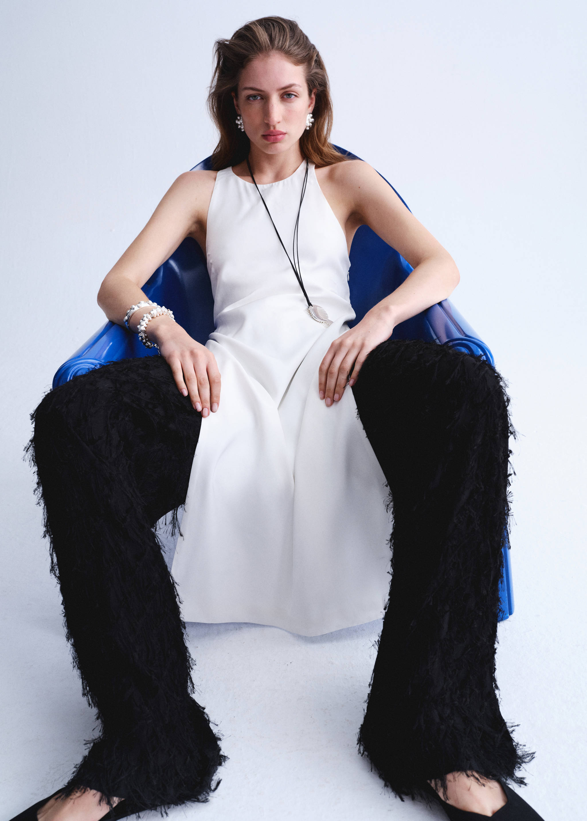 Long blouse with open back - Details of the article 1