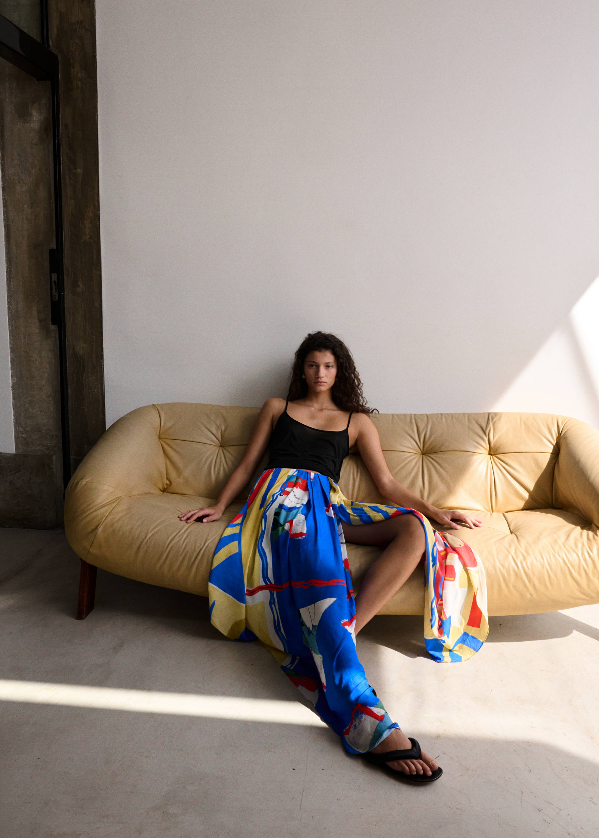 Asymmetrical printed skirt - Details of the article 1