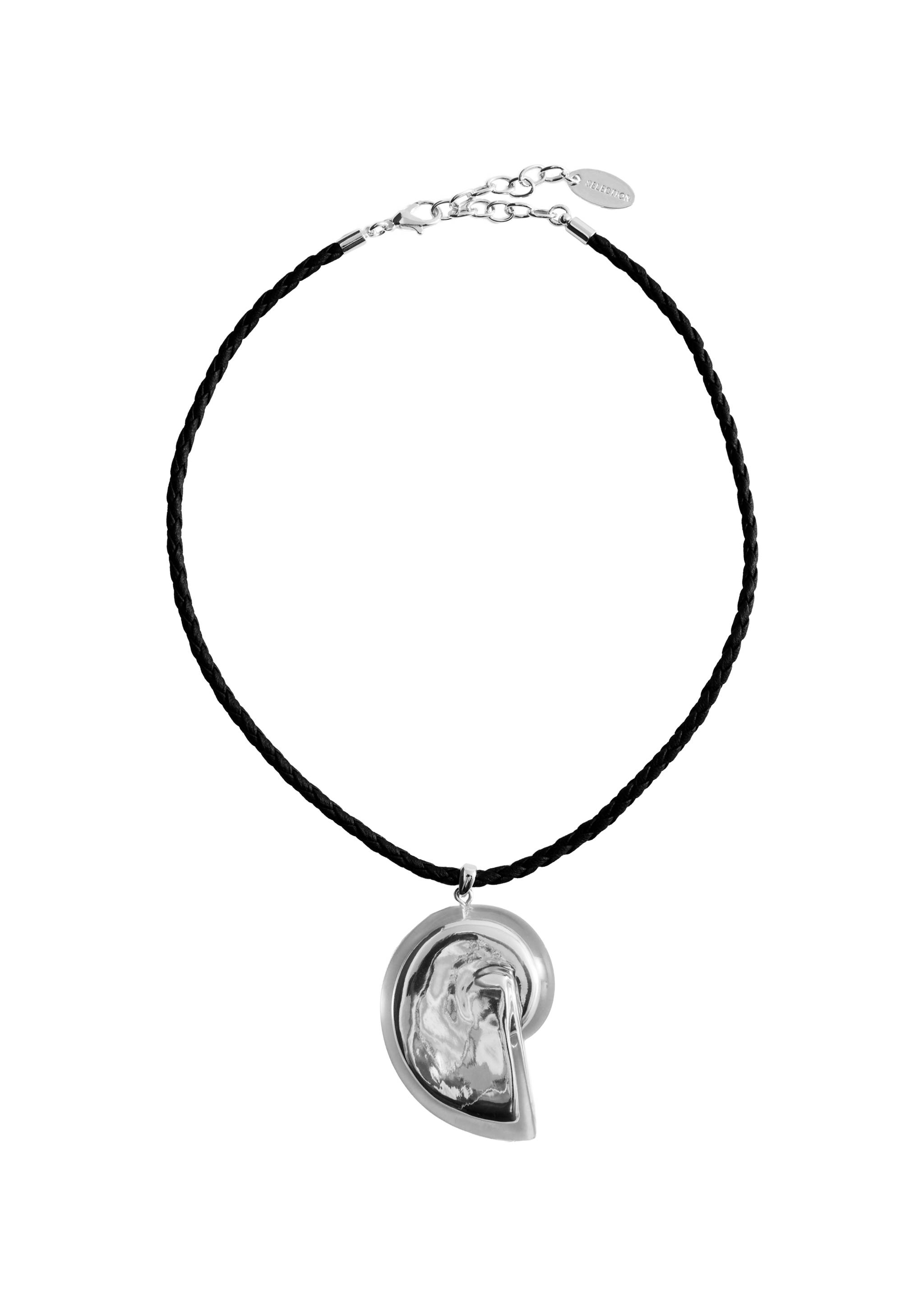 Shell pendant necklace - Details of the article 7