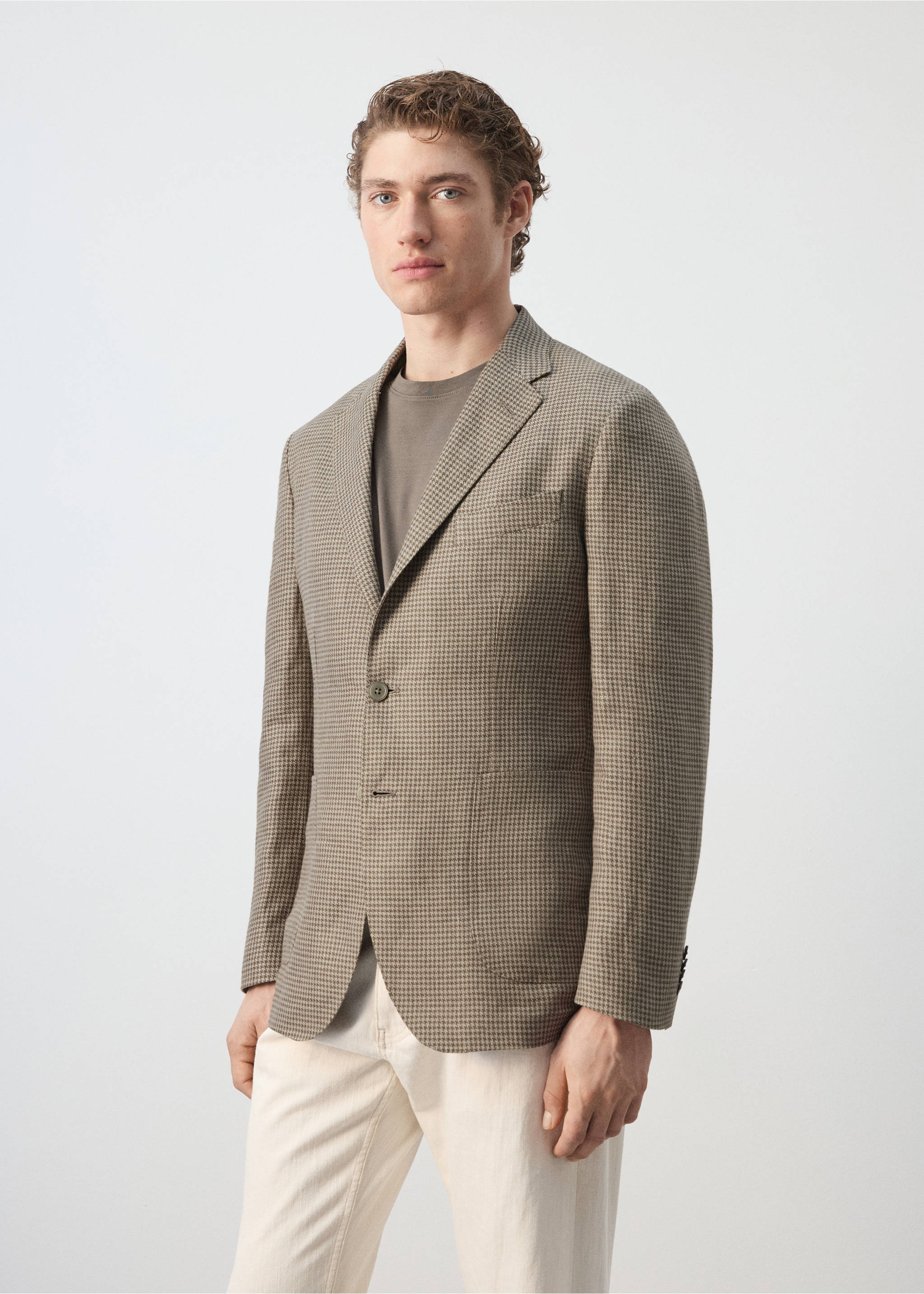 100% linen jacket with patch pockets - Details of the article 2, Brown. Ref: 27077891-03.