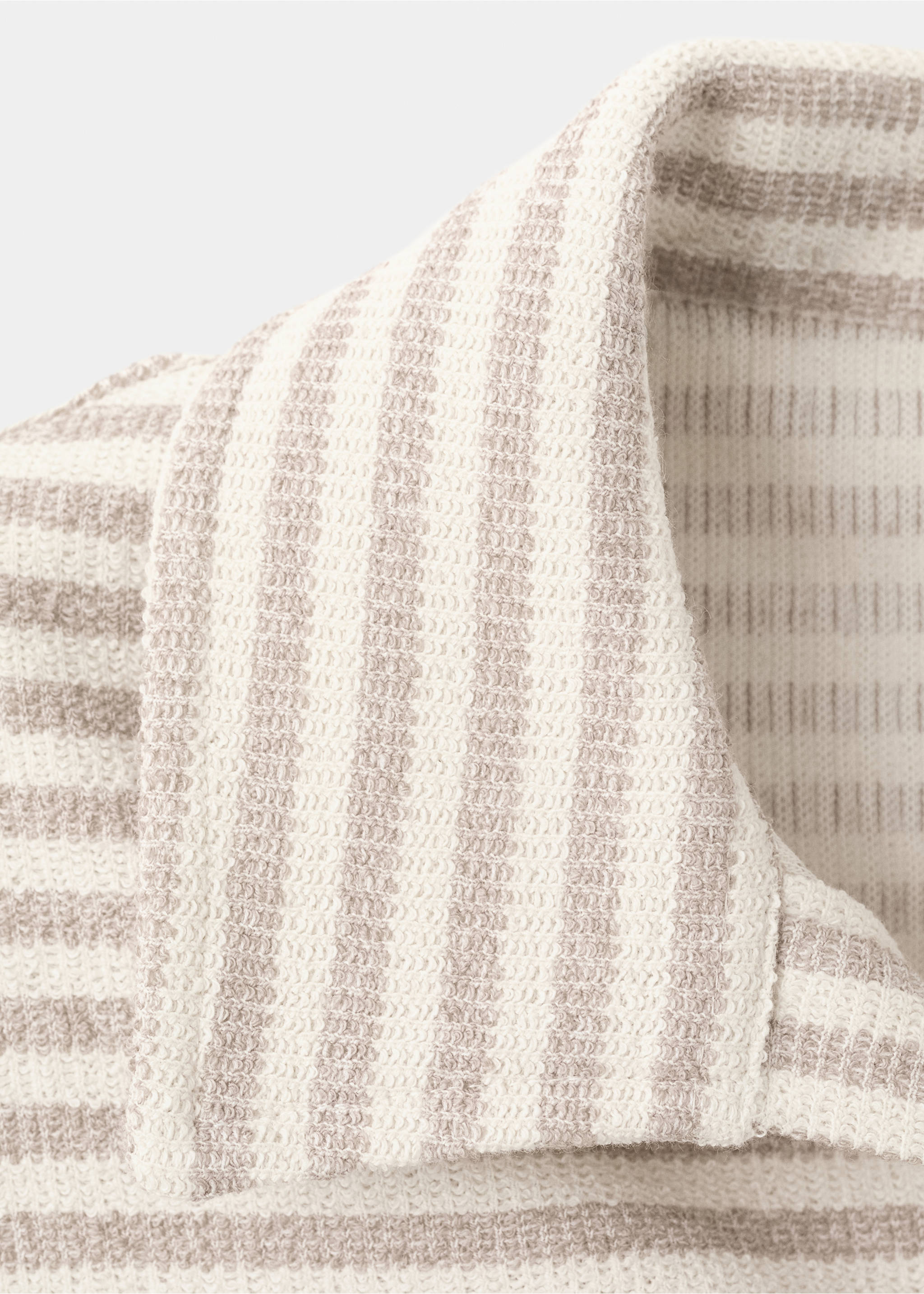 Regular fit textured stripe polo - Details of the article 8, Beige. Ref: 27077896-00.