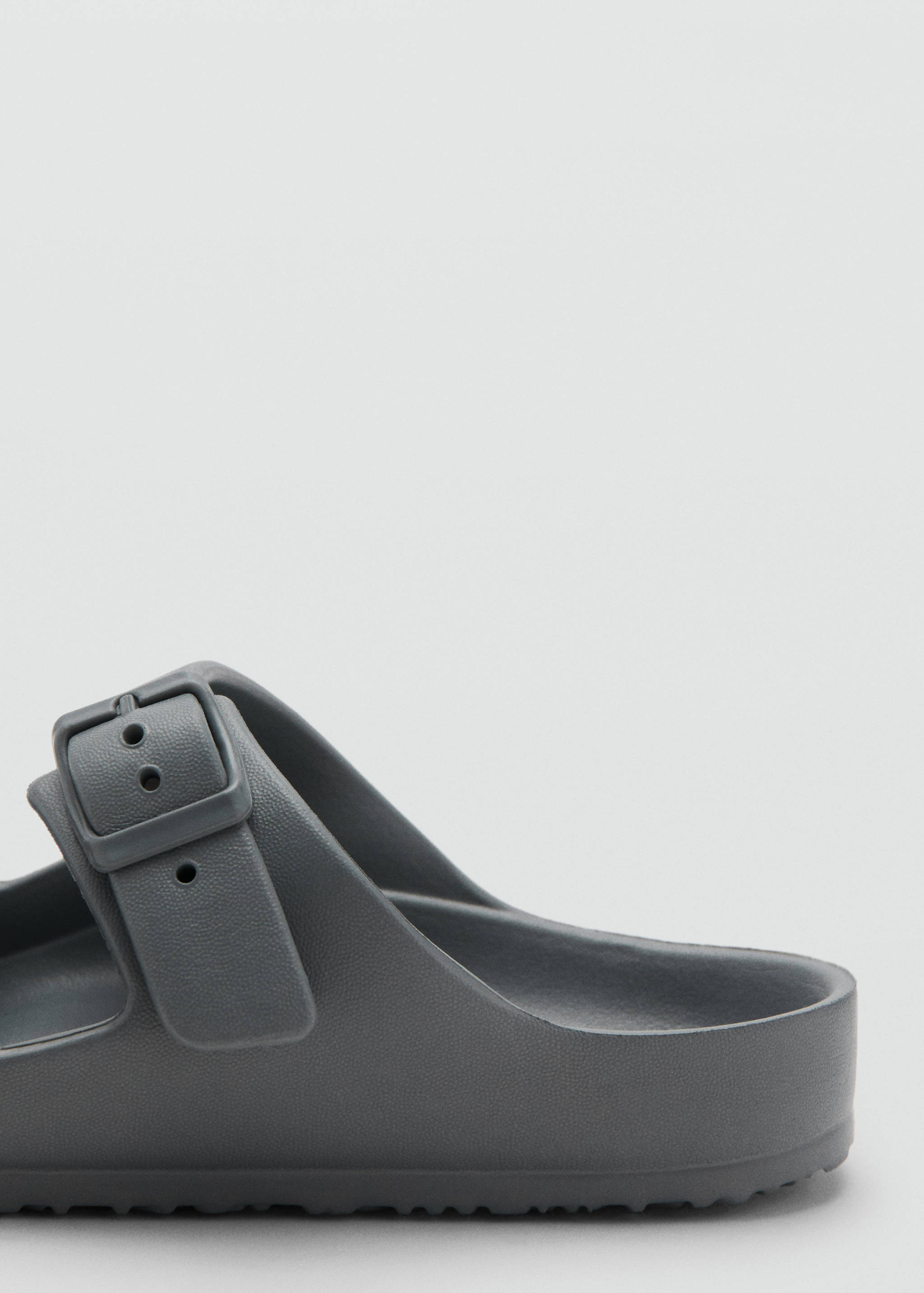 Sandales en gomme à boucles - Détail de l'article 1