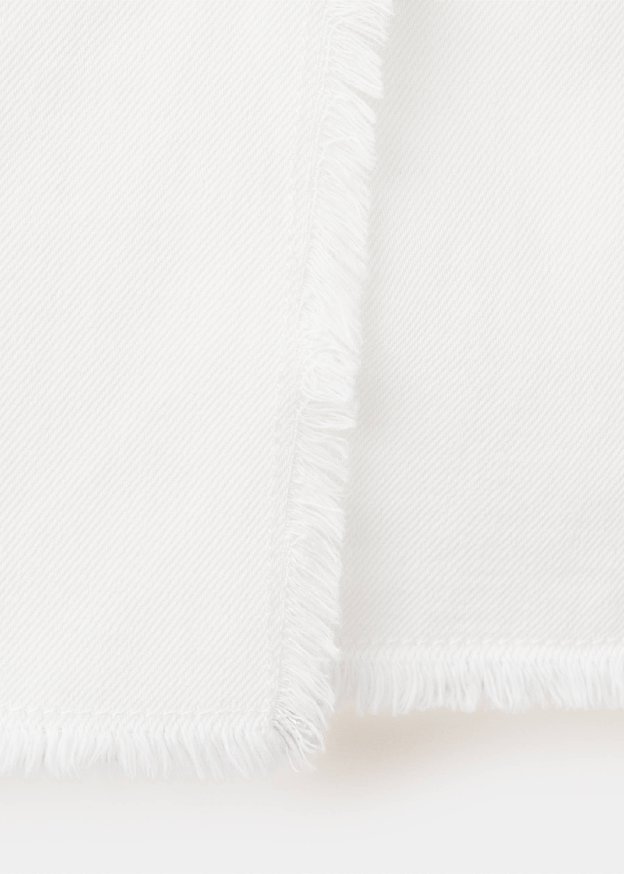 Faldilla amb detalls desfilats - Detall de l'article 8, Blanc. Ref: 27077920-00.