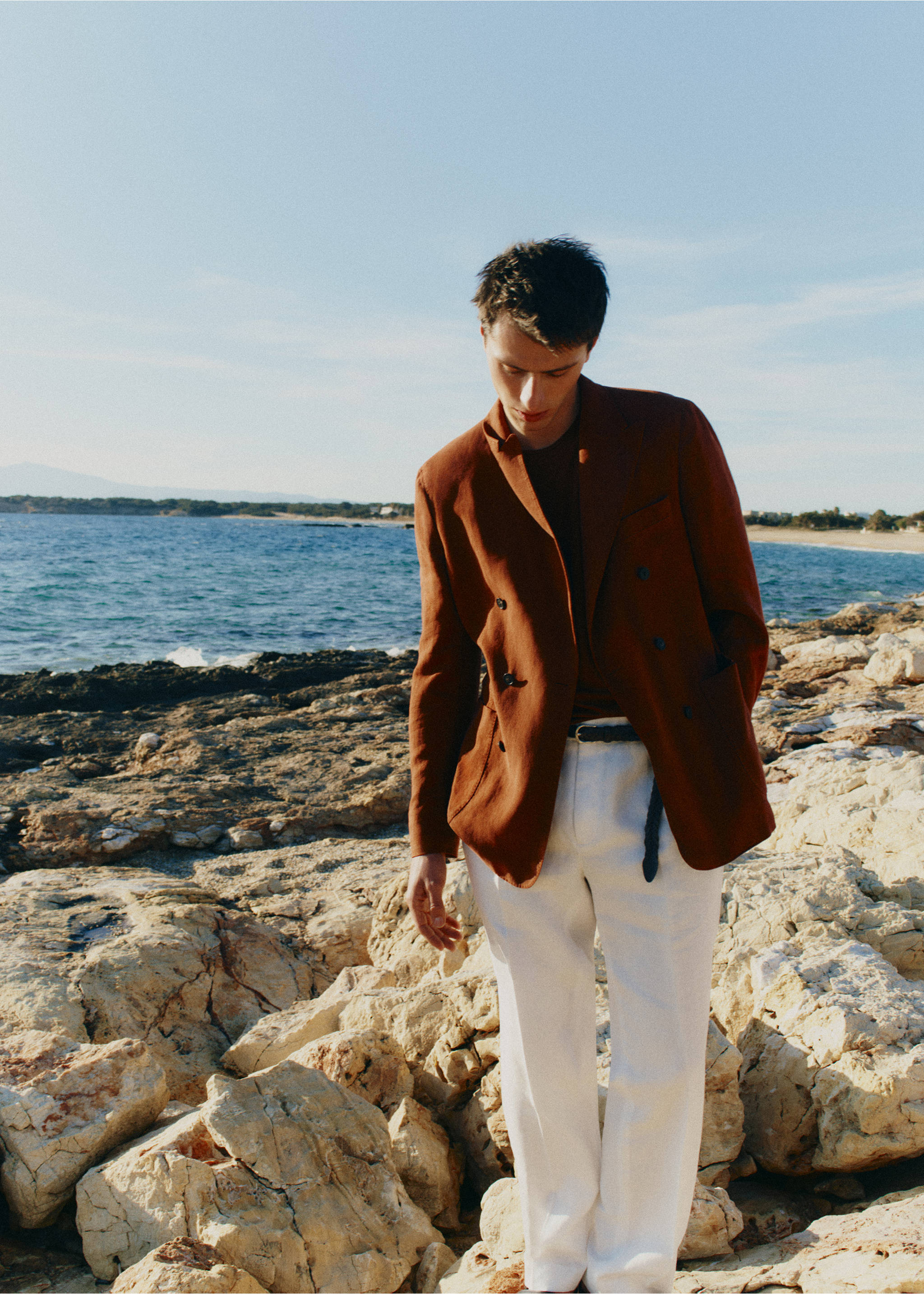 Slim fit double-breasted linen blend jacket - Details of the article 7, Russet. Ref: 27078270-00.