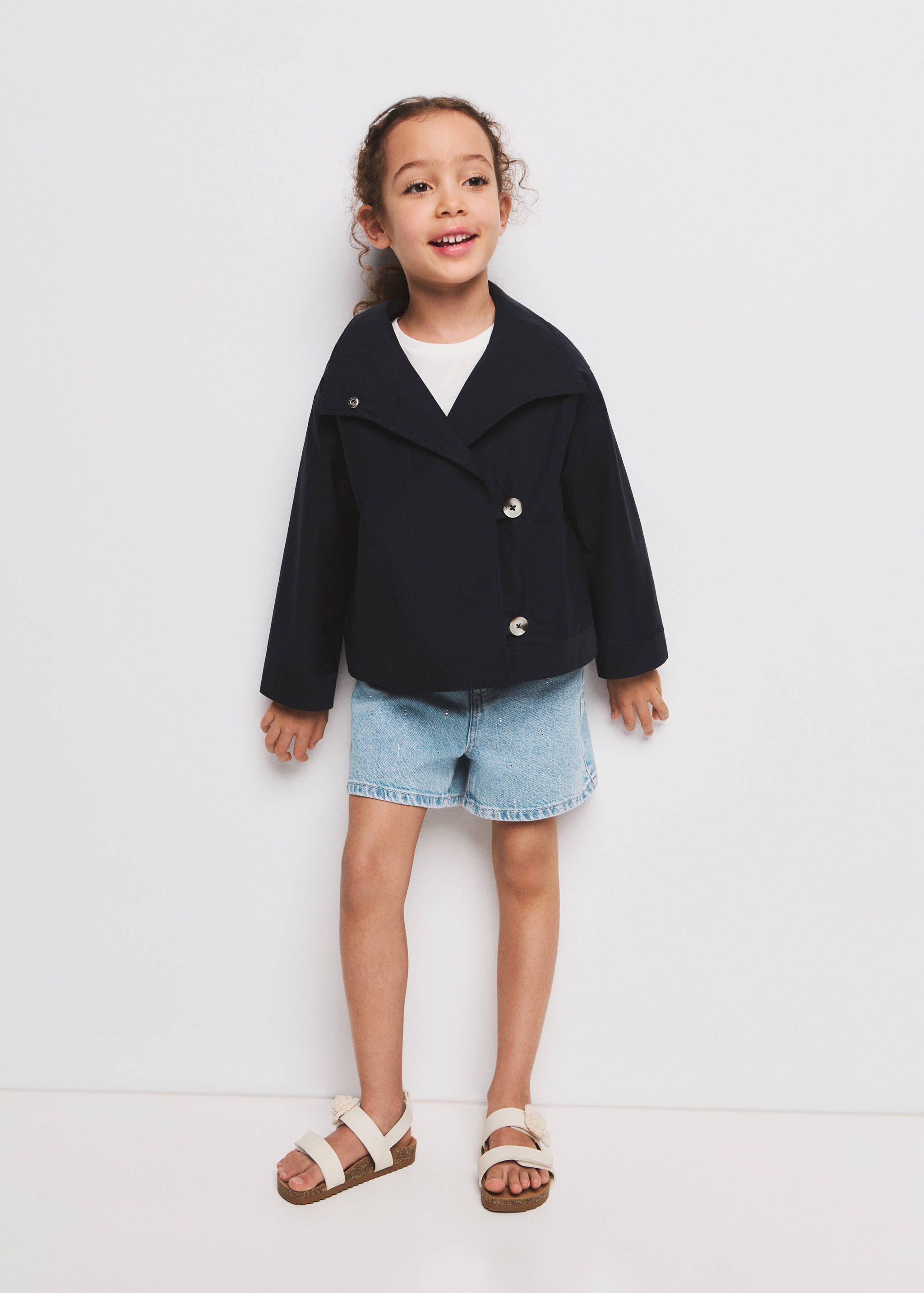 شورت دنيم مرصع بستراس - رؤية عامة