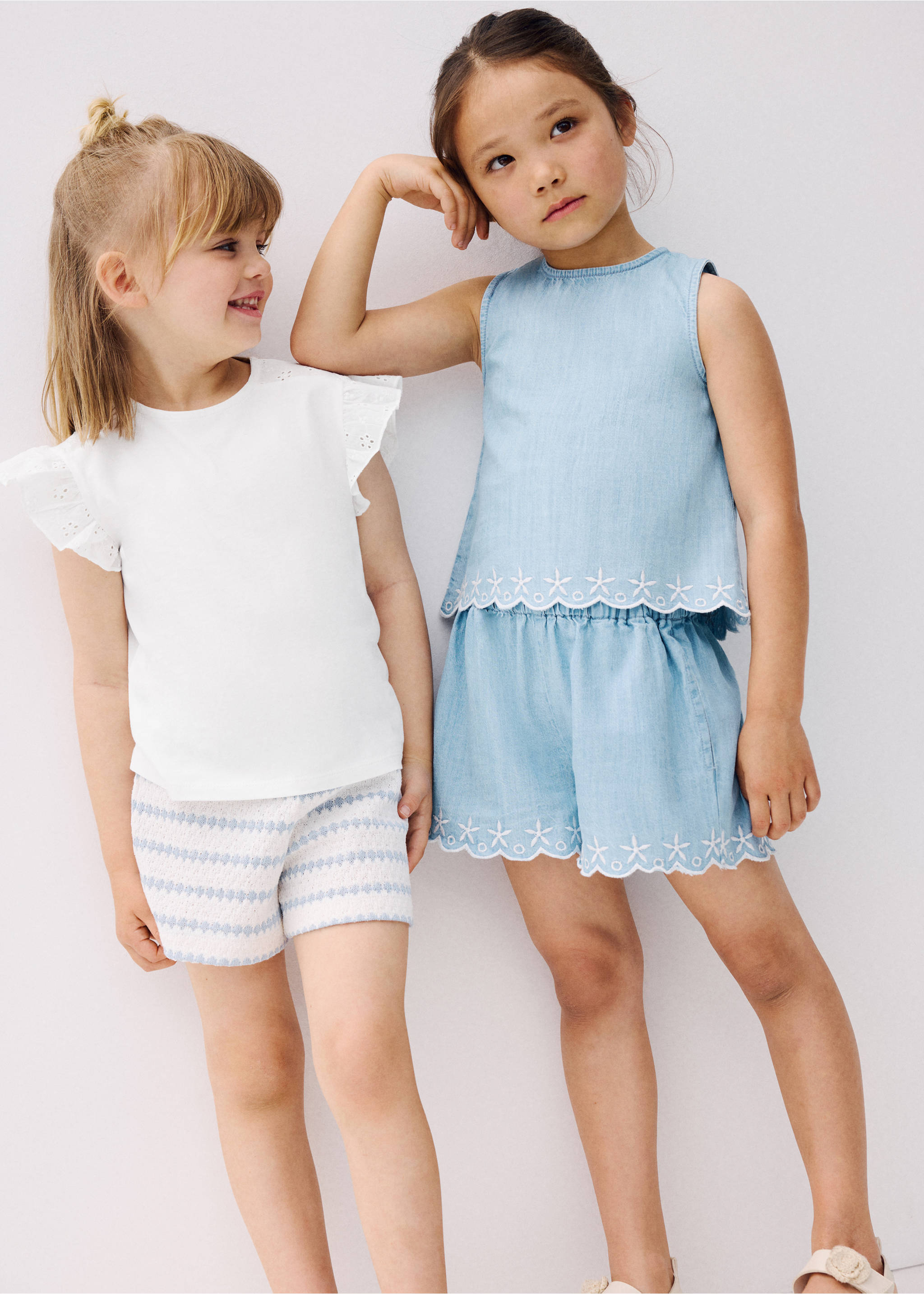 Bestickte Shorts mit Sternen - Allgemeine Ansicht, Hellblau. Ref: 27078659-00.