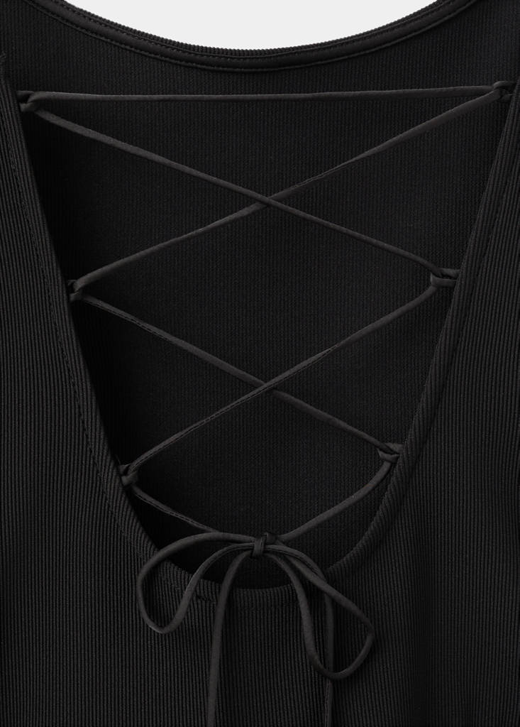Knitted dress with a cross-back — Black