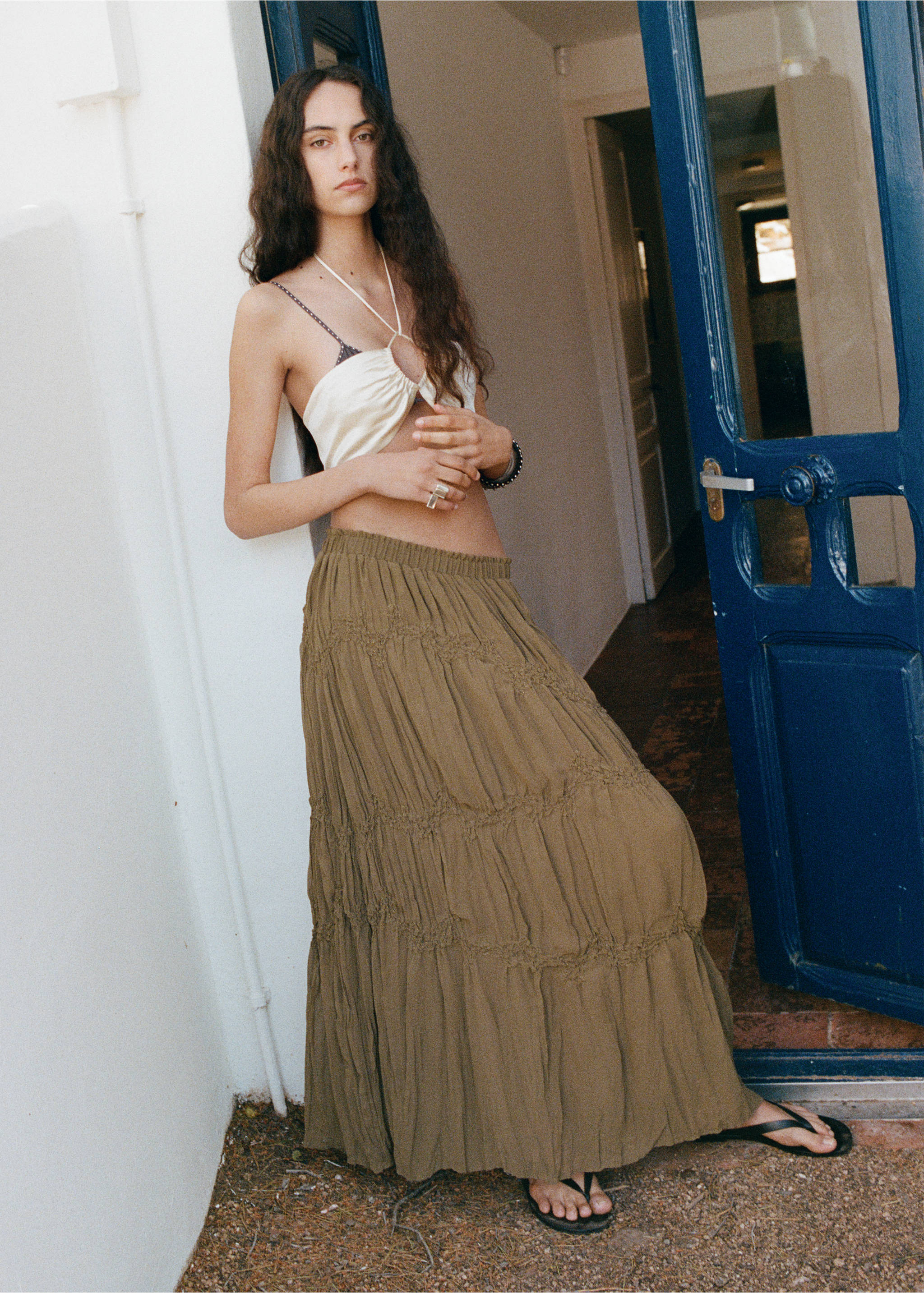 Falda fruncidos detalle abalorios - Plano medio, Marrón. Ref: 27079065-00.