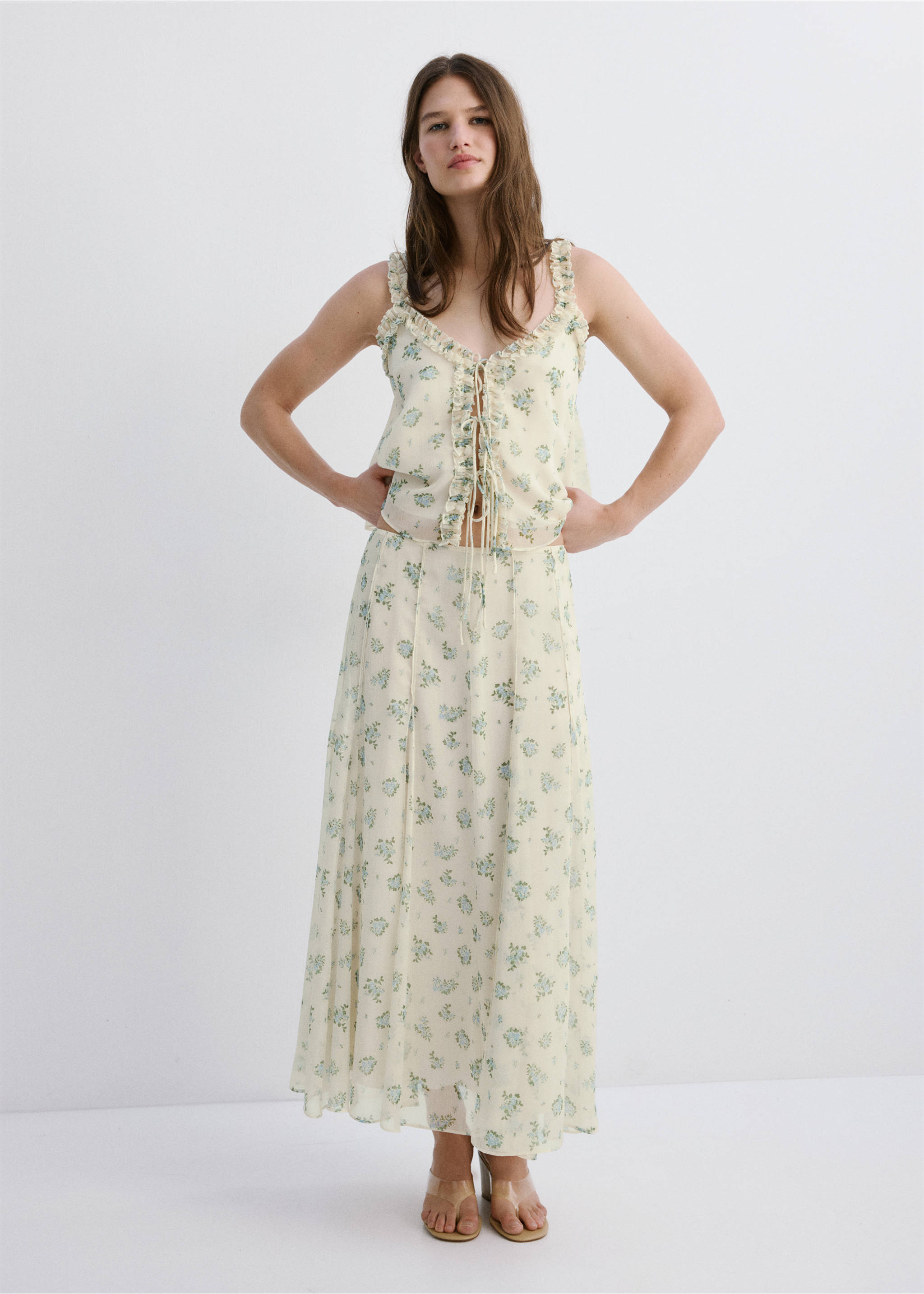 Jupe à fleurs avec godets - Plan général, Blanc cassé. Ref: 27079066-01.