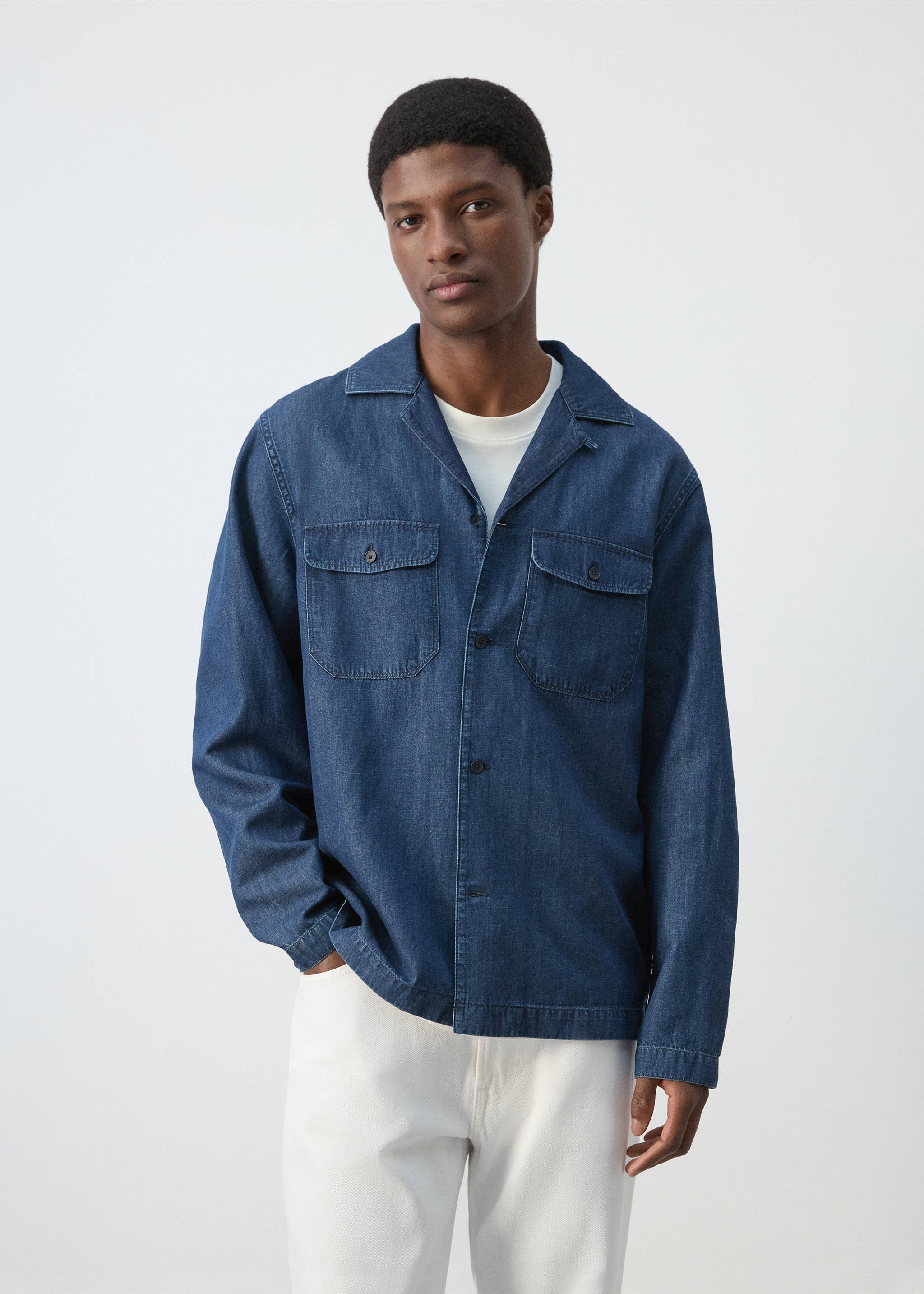 Chemise jean poches - Plan moyen, Bleu foncé. Ref: 27079206-00.