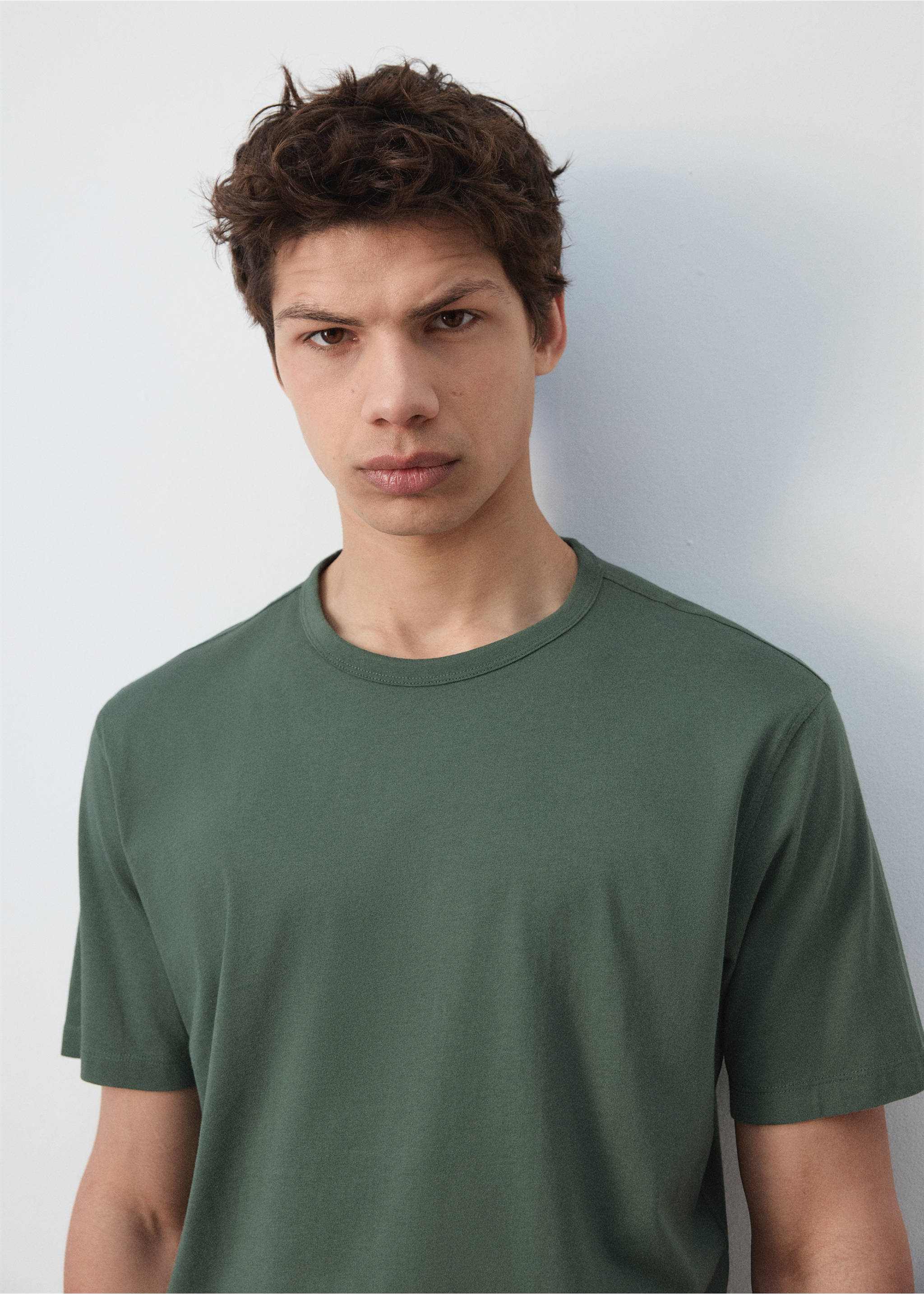 Short-sleeved cotton t-shirt - Details of the article 1, Green. Ref: 27079207-00.