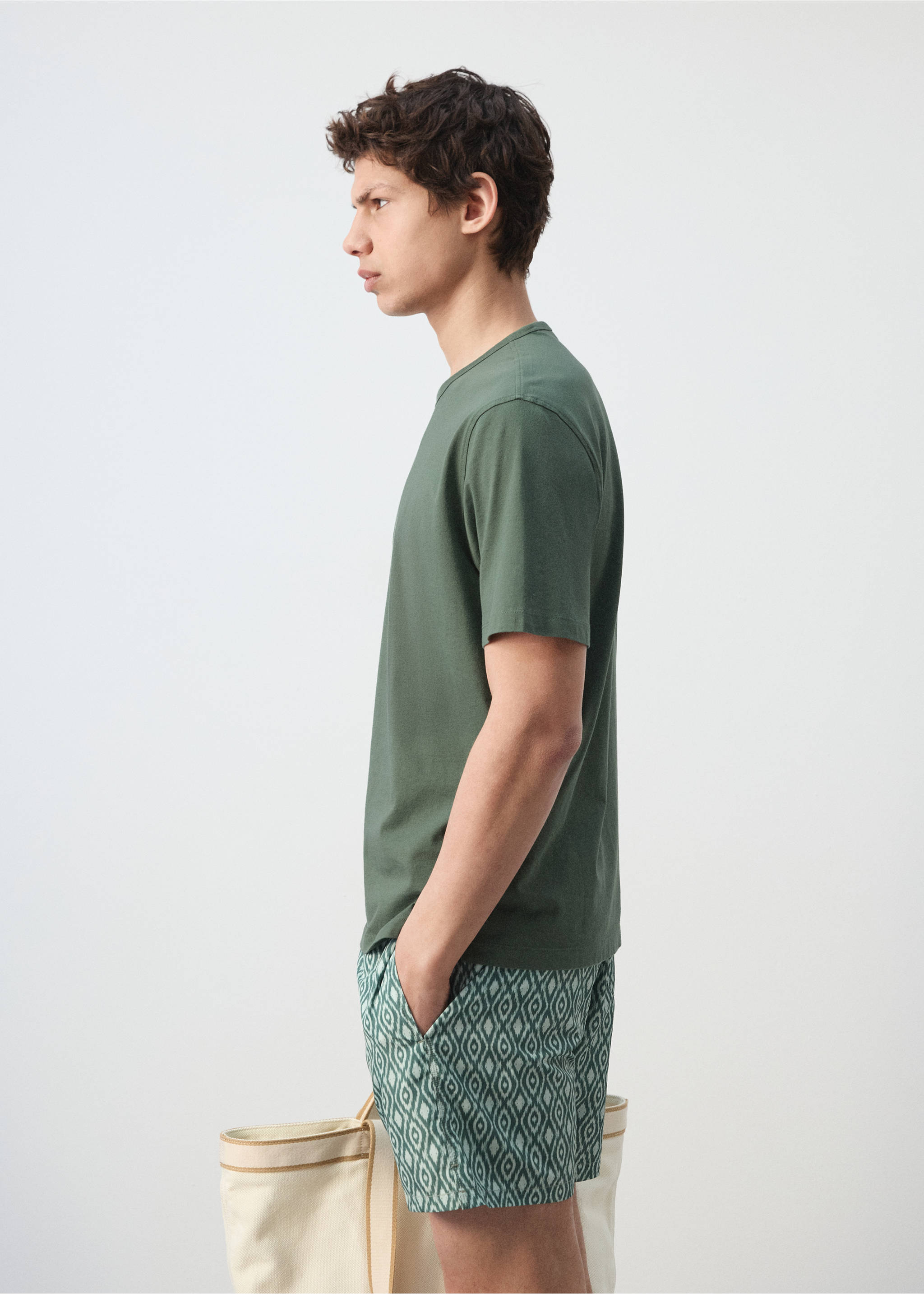 Short-sleeved cotton t-shirt - Details of the article 2, Green. Ref: 27079207-00.