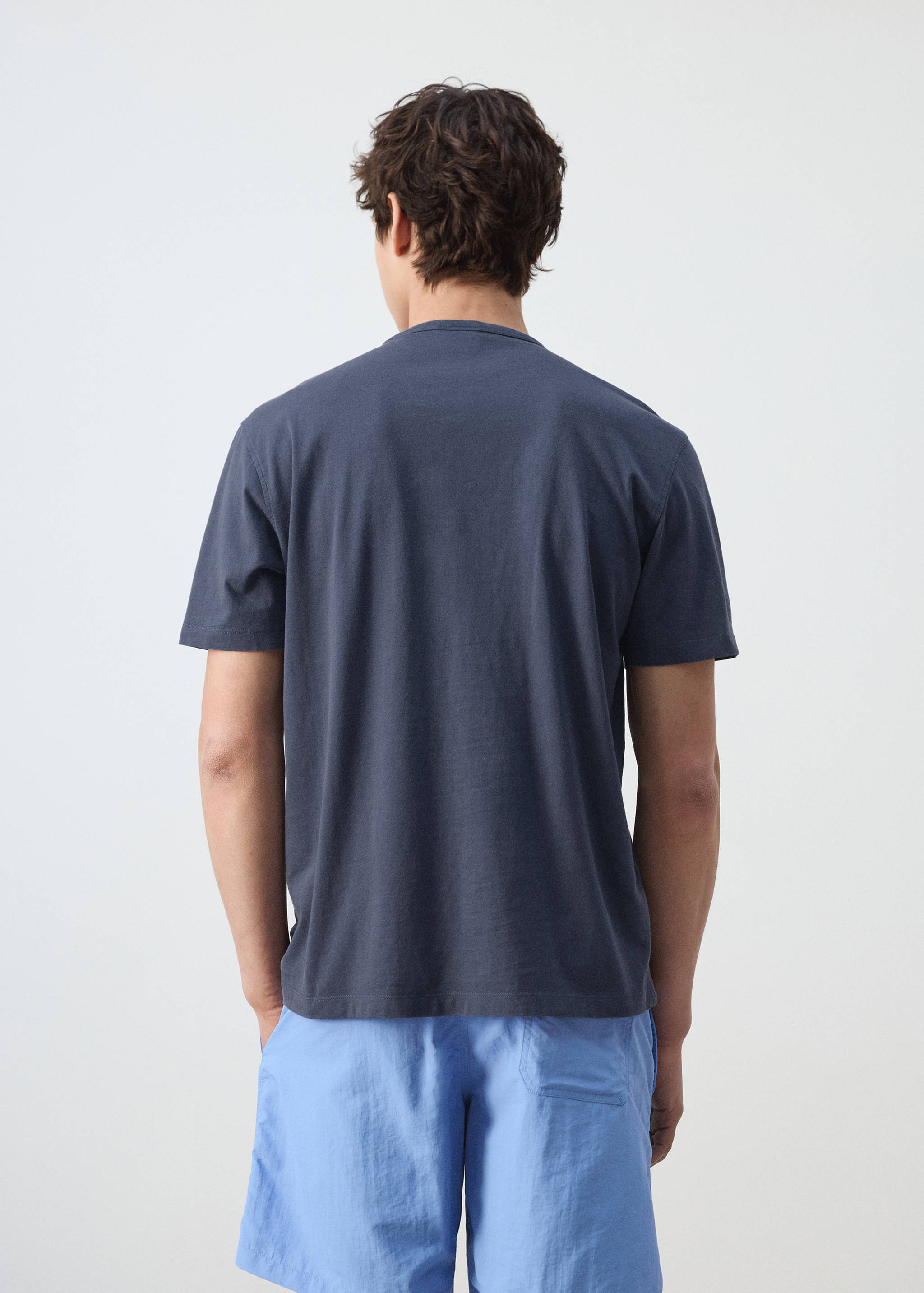 Short-sleeved cotton t-shirt - Reverse of the article