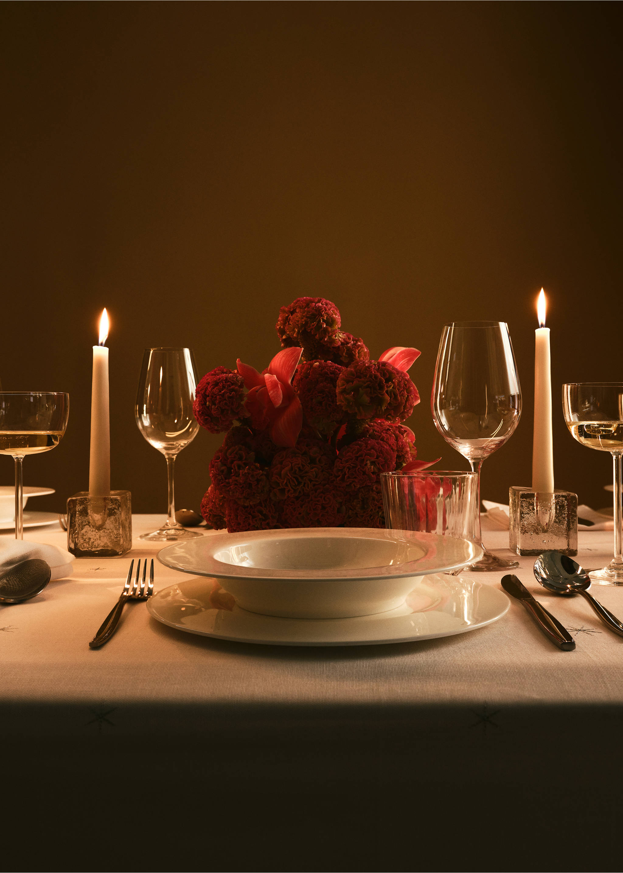 Duboki tanjur od vrlo laganog porculana bone china - Detalji artikla 6, Bijela. Ref: 27081167-00.