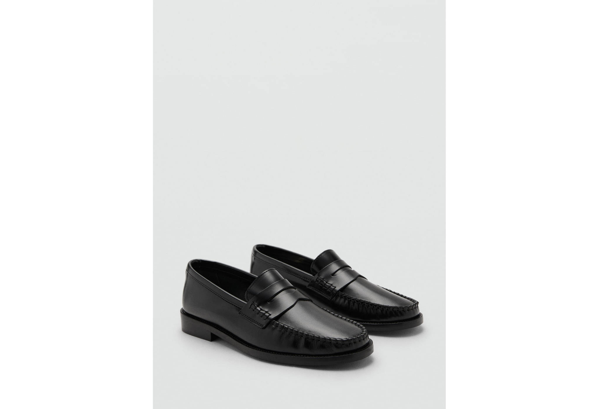 Gathered leather moccasin - Details of the article 6