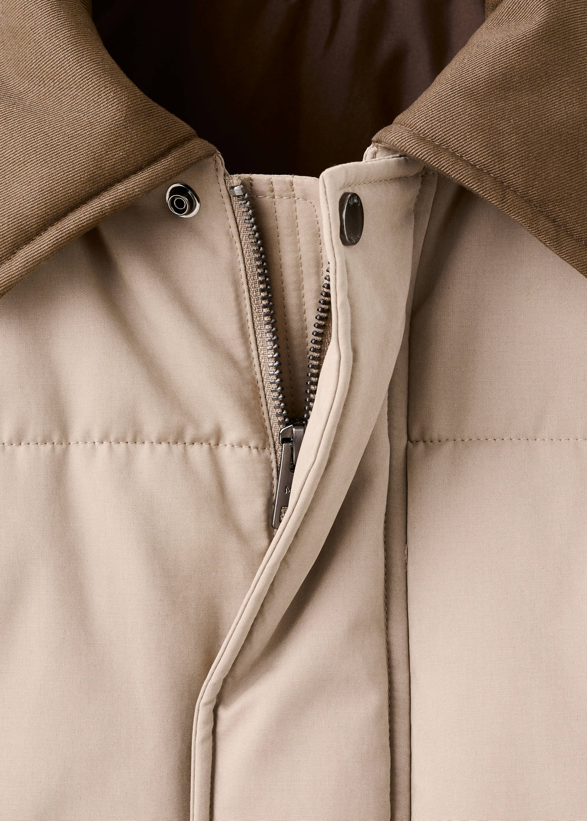 Короткий стеганый непромокаемый анорак - Обратная сторона изделия