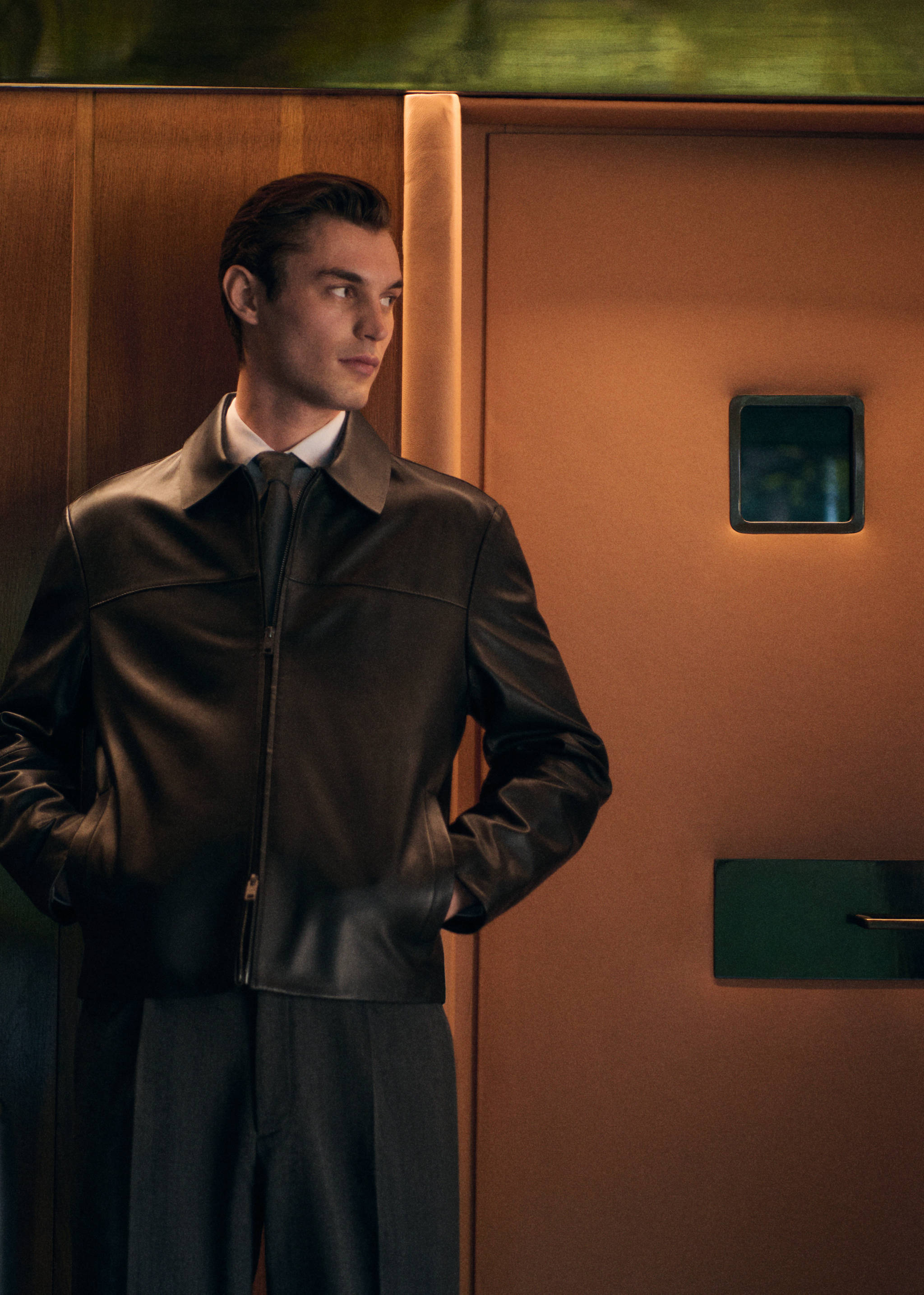 100% leather jacket with pockets - Details of the article 3