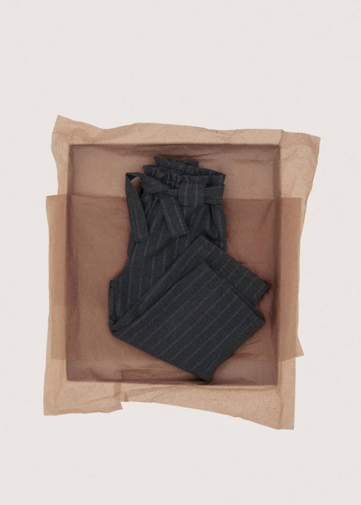 Striped bow trousers — Grey