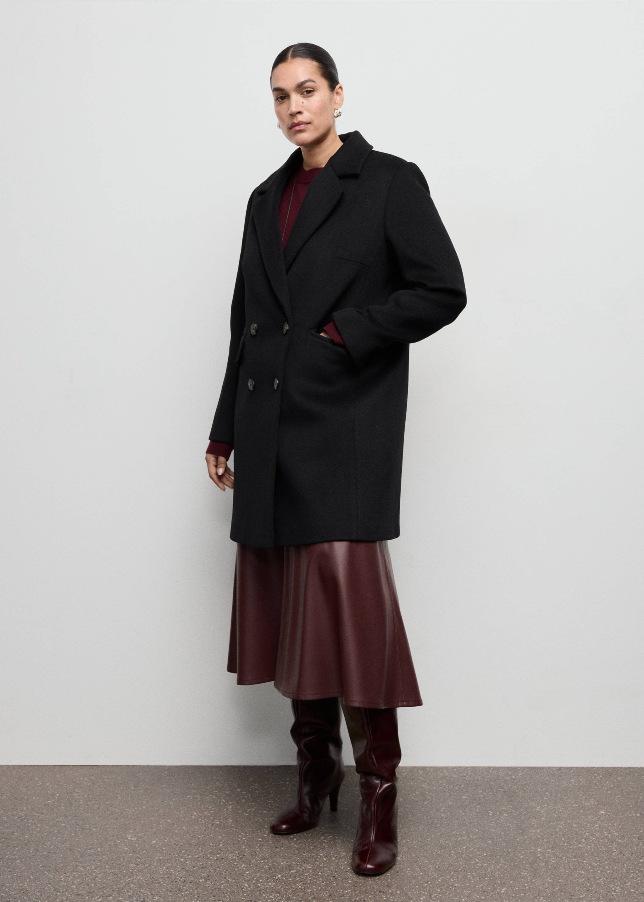 Double-breasted wool blend coat - Details of the article 3, Black. Ref: 27081184-00.