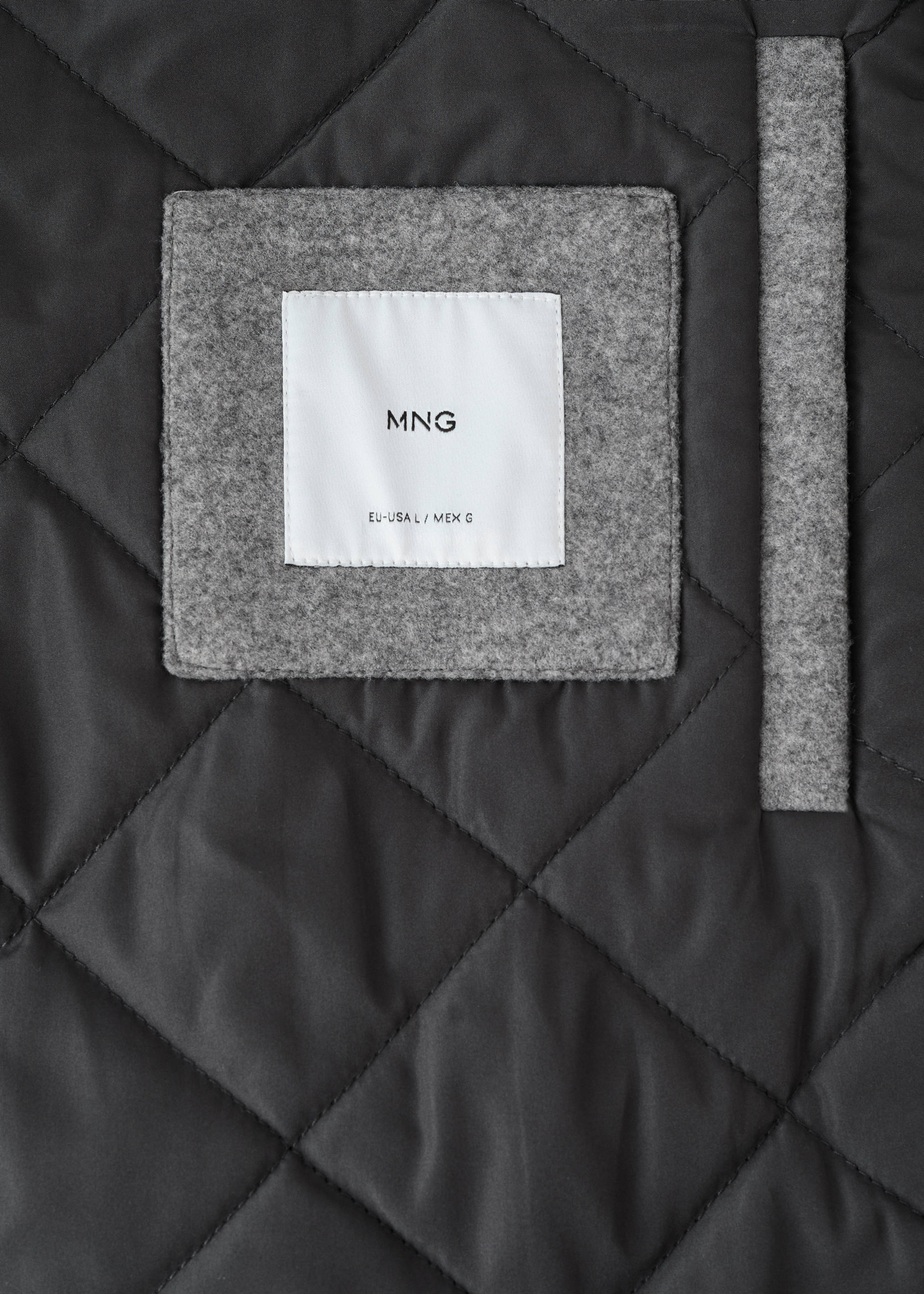 Padded cloth jacket - Details of the article 0