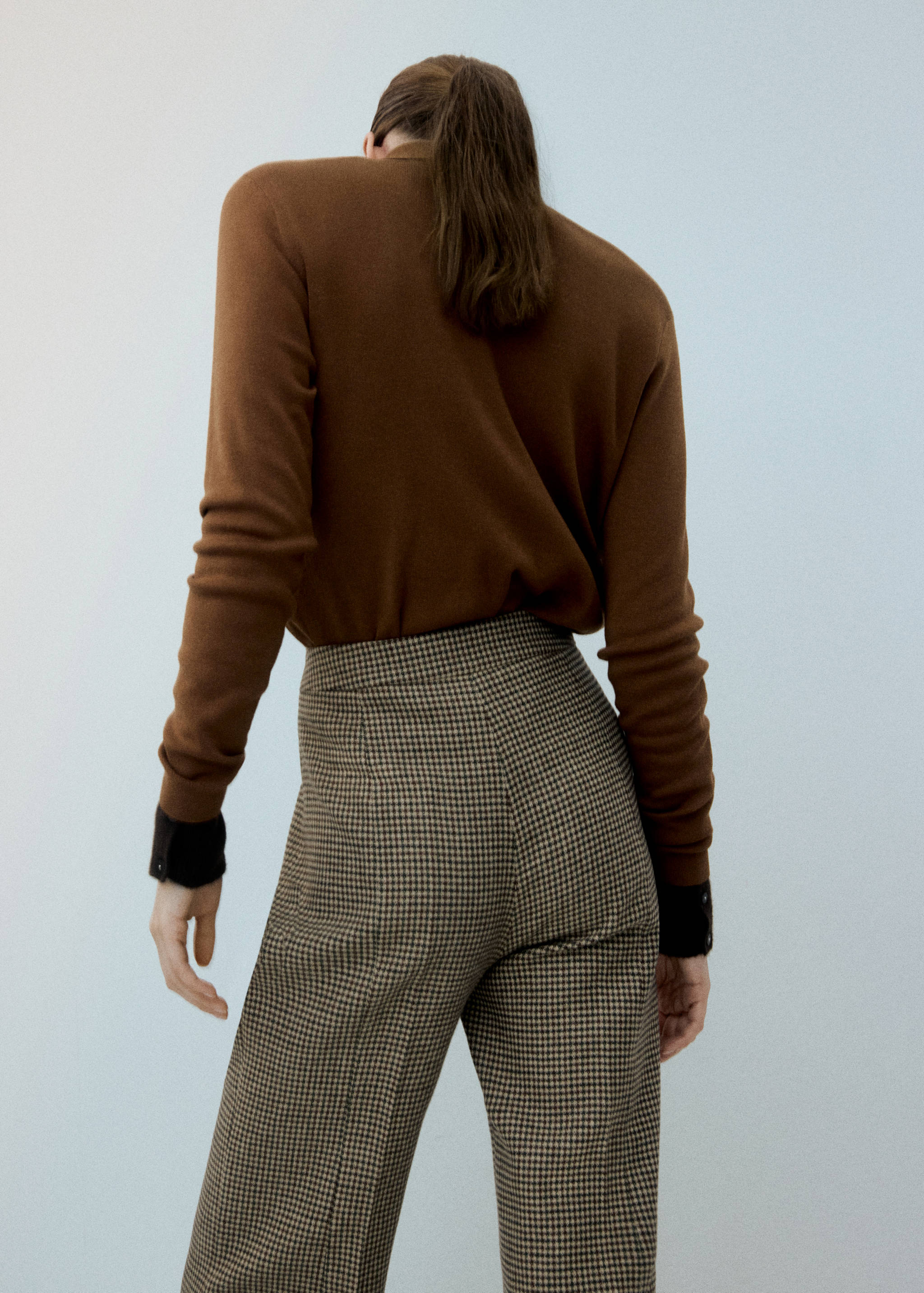 Polo collar wool sweater - Reverse of the article