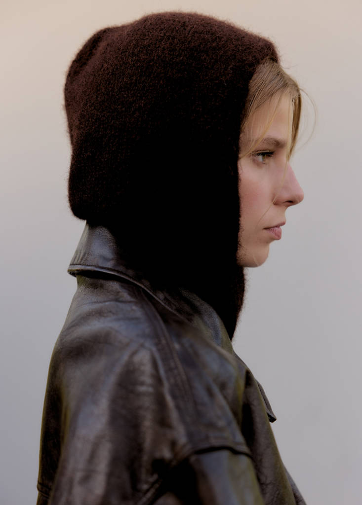Knitted balaclava — Chocolate
